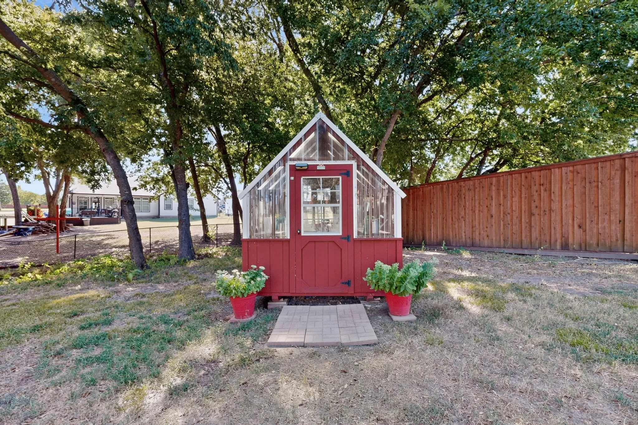 Single Family Residence For Sale in Hunt County , 10547 Kitsee Knoll Way, Quinlan, Texas 75474, 5 Bedroom, 3 Bathroom, 2 Garage spaces, 2,825 Sqft, built in 2002, mls#21406207, Real Estate Agent in Quinlan, Homes For Sale in Hunt county, Homes For Sale in Quinlan, Realtor in Quinlan Texas, Real Estate Brokerage Independent Realty Texas, Luminita Cordes Realtor