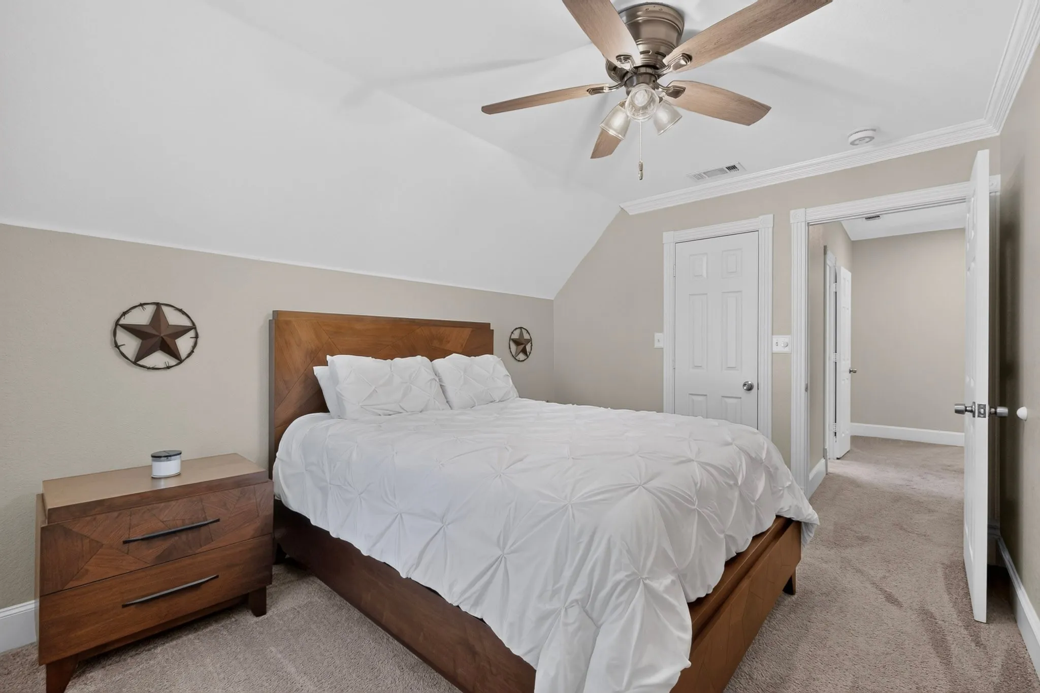 Single Family Residence For Sale in Hunt County , 10547 Kitsee Knoll Way, Quinlan, Texas 75474, 5 Bedroom, 3 Bathroom, 2 Garage spaces, 2,825 Sqft, built in 2002, mls#21406207, Real Estate Agent in Quinlan, Homes For Sale in Hunt county, Homes For Sale in Quinlan, Realtor in Quinlan Texas, Real Estate Brokerage Independent Realty Texas, Luminita Cordes Realtor