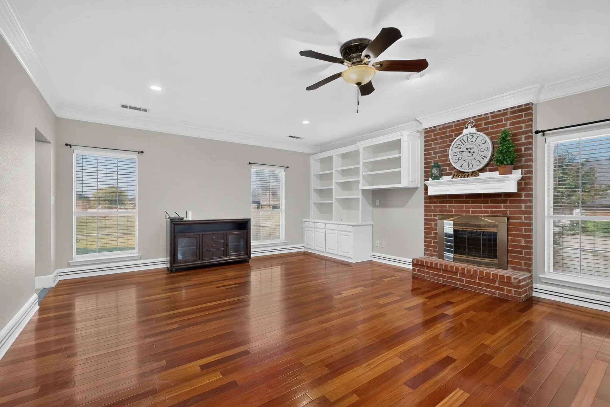 Single Family Residence For Sale in Hunt County , 10547 Kitsee Knoll Way, Quinlan, Texas 75474, 5 Bedroom, 3 Bathroom, 2 Garage spaces, 2,825 Sqft, built in 2002, mls#21406207, Real Estate Agent in Quinlan, Homes For Sale in Hunt county, Homes For Sale in Quinlan, Realtor in Quinlan Texas, Real Estate Brokerage Independent Realty Texas, Luminita Cordes Realtor