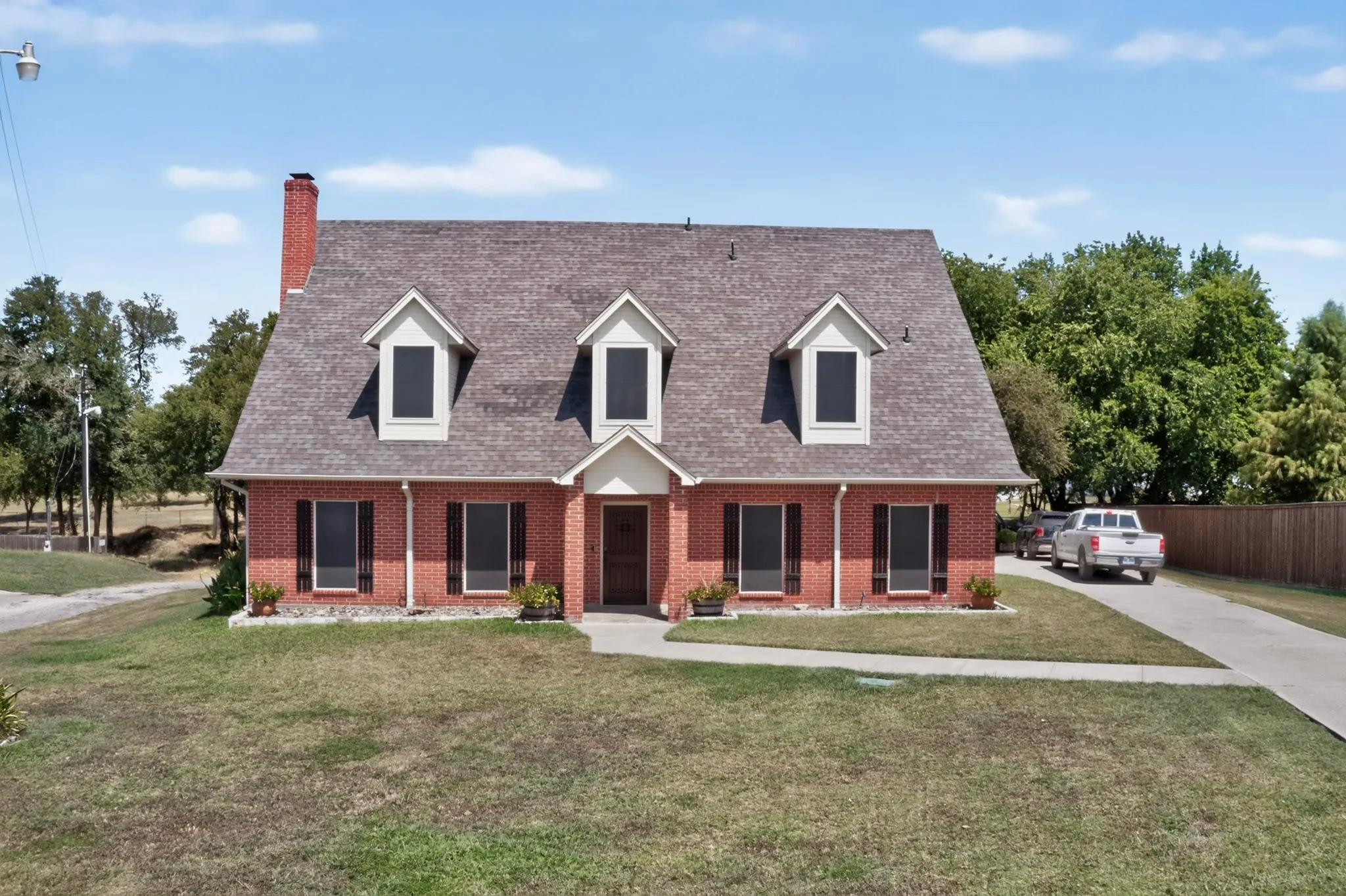 Single Family Residence For Sale in Hunt County , 10547 Kitsee Knoll Way, Quinlan, Texas 75474, 5 Bedroom, 3 Bathroom, 2 Garage spaces, 2,825 Sqft, built in 2002, mls#21406207, Real Estate Agent in Quinlan, Homes For Sale in Hunt county, Homes For Sale in Quinlan, Realtor in Quinlan Texas, Real Estate Brokerage Independent Realty Texas, Luminita Cordes Realtor