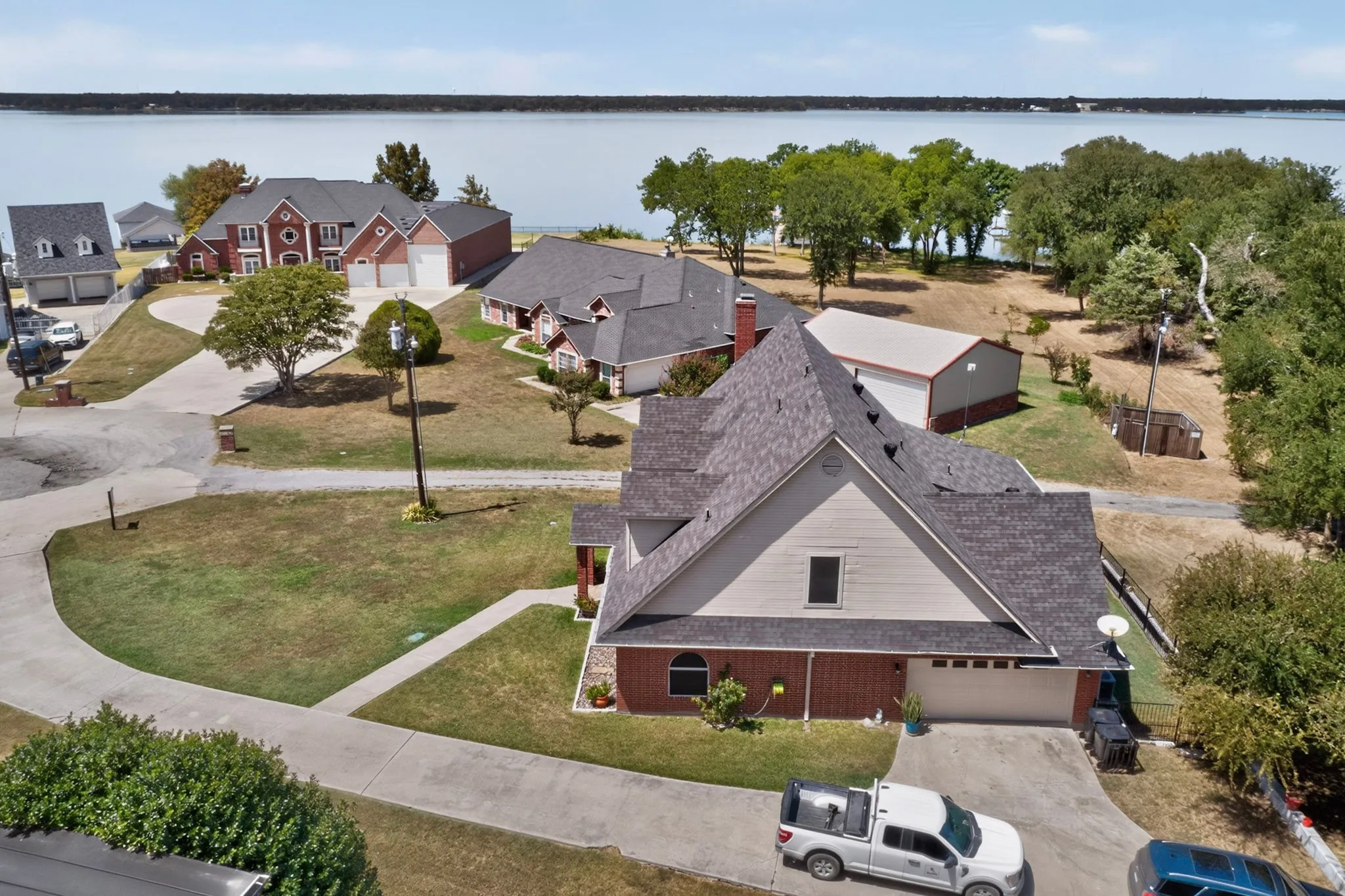 Single Family Residence For Sale in Hunt County , 10547 Kitsee Knoll Way, Quinlan, Texas 75474, 5 Bedroom, 3 Bathroom, 2 Garage spaces, 2,825 Sqft, built in 2002, mls#21406207, Real Estate Agent in Quinlan, Homes For Sale in Hunt county, Homes For Sale in Quinlan, Realtor in Quinlan Texas, Real Estate Brokerage Independent Realty Texas, Luminita Cordes Realtor