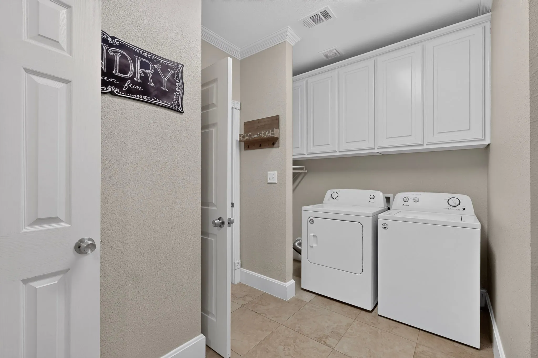 Single Family Residence For Sale in Hunt County , 10547 Kitsee Knoll Way, Quinlan, Texas 75474, 5 Bedroom, 3 Bathroom, 2 Garage spaces, 2,825 Sqft, built in 2002, mls#21406207, Real Estate Agent in Quinlan, Homes For Sale in Hunt county, Homes For Sale in Quinlan, Realtor in Quinlan Texas, Real Estate Brokerage Independent Realty Texas, Luminita Cordes Realtor