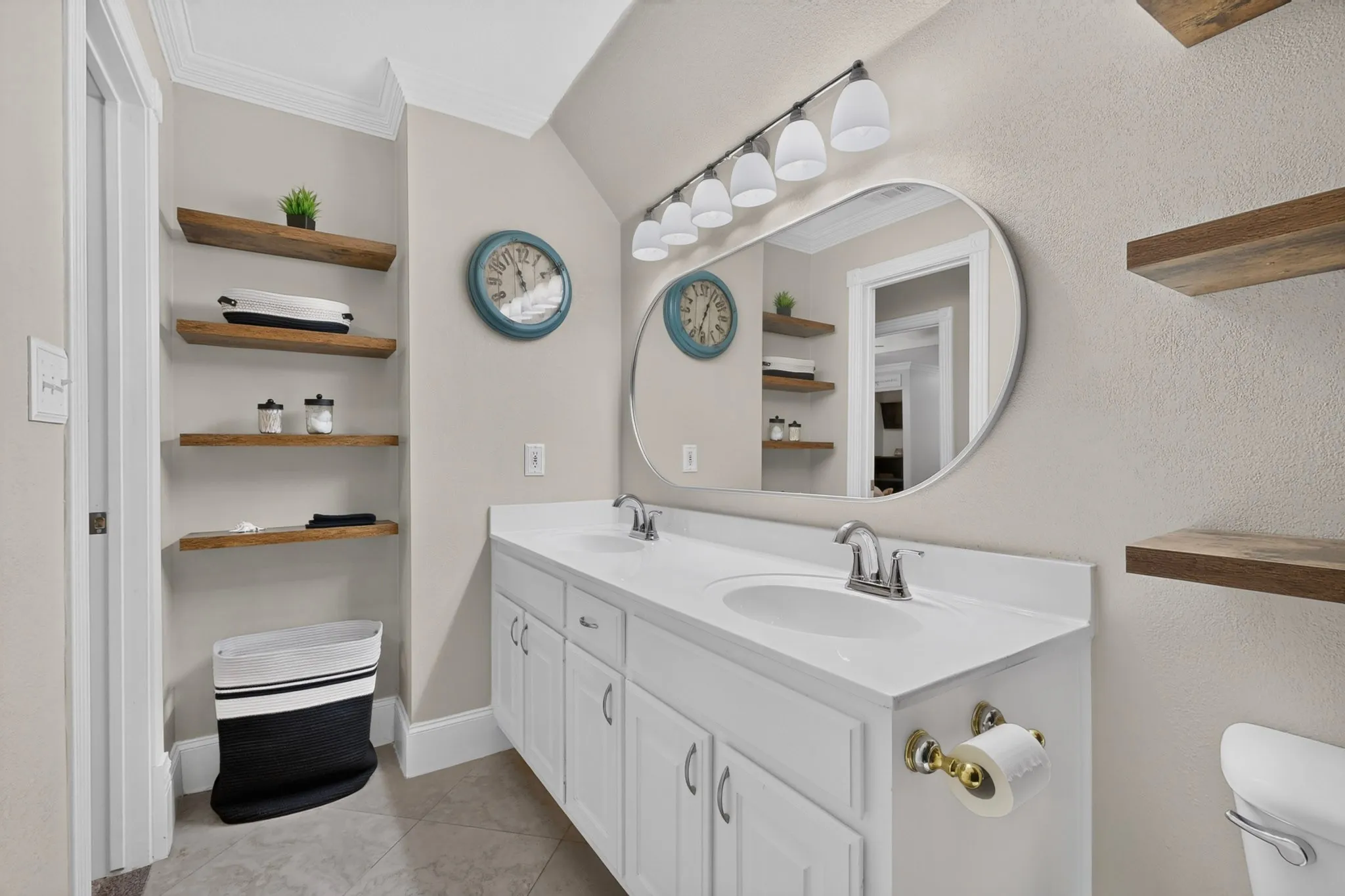 Single Family Residence For Sale in Hunt County , 10547 Kitsee Knoll Way, Quinlan, Texas 75474, 5 Bedroom, 3 Bathroom, 2 Garage spaces, 2,825 Sqft, built in 2002, mls#21406207, Real Estate Agent in Quinlan, Homes For Sale in Hunt county, Homes For Sale in Quinlan, Realtor in Quinlan Texas, Real Estate Brokerage Independent Realty Texas, Luminita Cordes Realtor