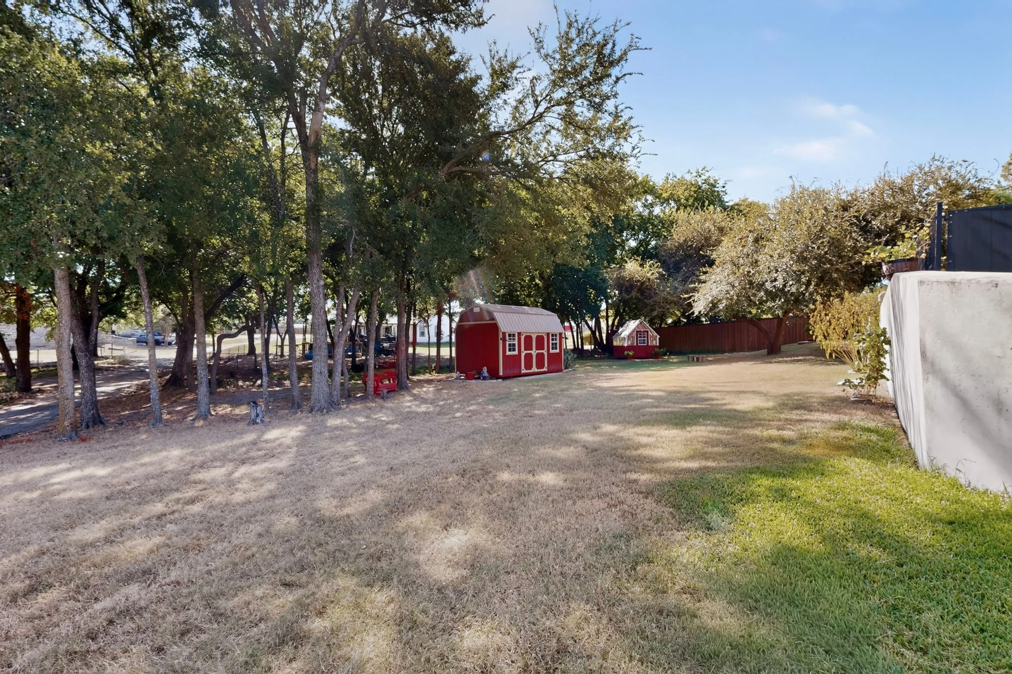 Single Family Residence For Sale in Hunt County , 10547 Kitsee Knoll Way, Quinlan, Texas 75474, 5 Bedroom, 3 Bathroom, 2 Garage spaces, 2,825 Sqft, built in 2002, mls#21406207, Real Estate Agent in Quinlan, Homes For Sale in Hunt county, Homes For Sale in Quinlan, Realtor in Quinlan Texas, Real Estate Brokerage Independent Realty Texas, Luminita Cordes Realtor