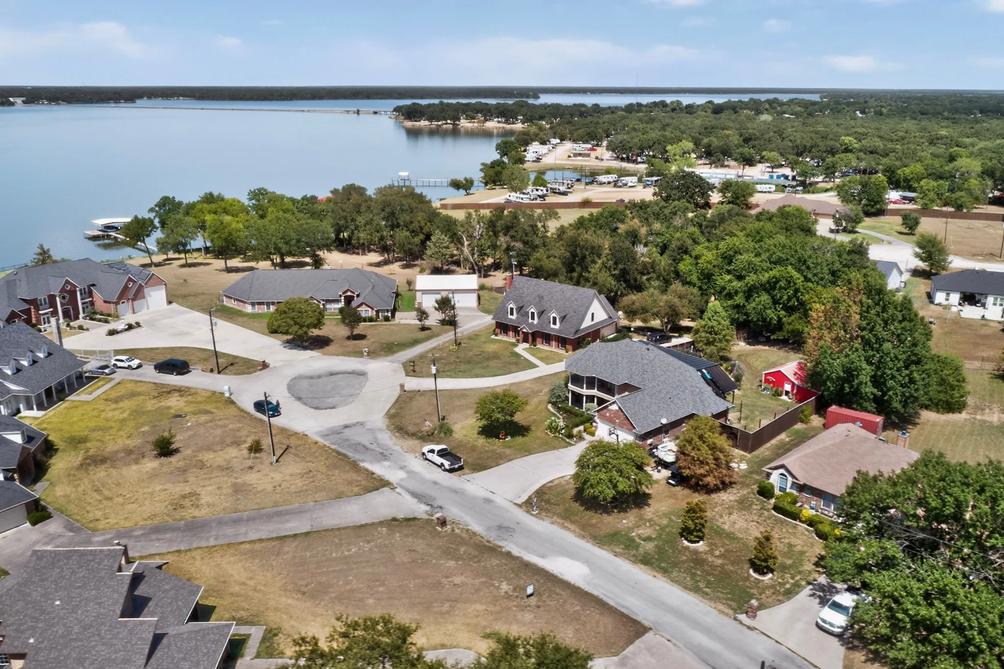 Single Family Residence For Sale in Hunt County , 10547 Kitsee Knoll Way, Quinlan, Texas 75474, 5 Bedroom, 3 Bathroom, 2 Garage spaces, 2,825 Sqft, built in 2002, mls#21406207, Real Estate Agent in Quinlan, Homes For Sale in Hunt county, Homes For Sale in Quinlan, Realtor in Quinlan Texas, Real Estate Brokerage Independent Realty Texas, Luminita Cordes Realtor