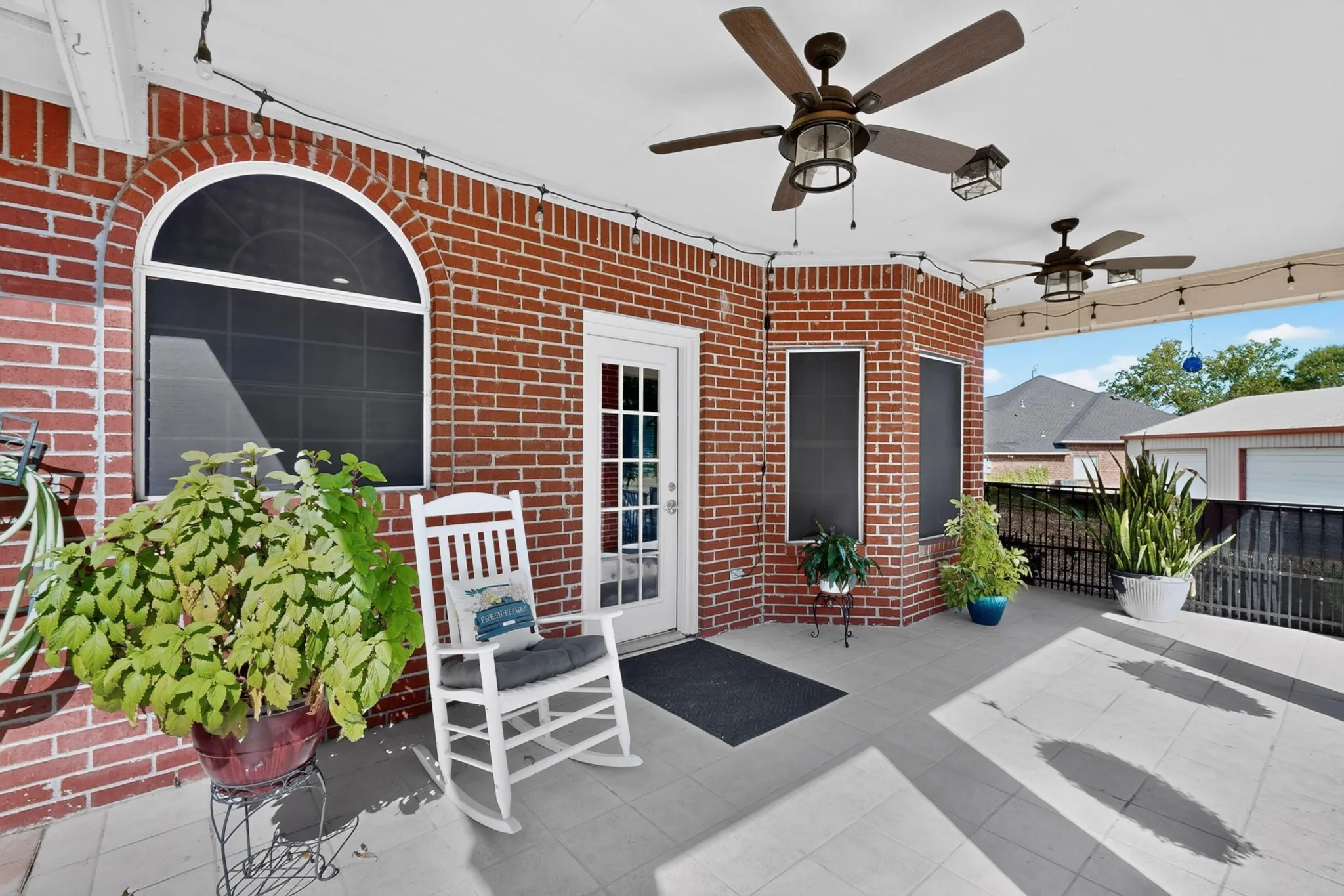 Single Family Residence For Sale in Hunt County , 10547 Kitsee Knoll Way, Quinlan, Texas 75474, 5 Bedroom, 3 Bathroom, 2 Garage spaces, 2,825 Sqft, built in 2002, mls#21406207, Real Estate Agent in Quinlan, Homes For Sale in Hunt county, Homes For Sale in Quinlan, Realtor in Quinlan Texas, Real Estate Brokerage Independent Realty Texas, Luminita Cordes Realtor