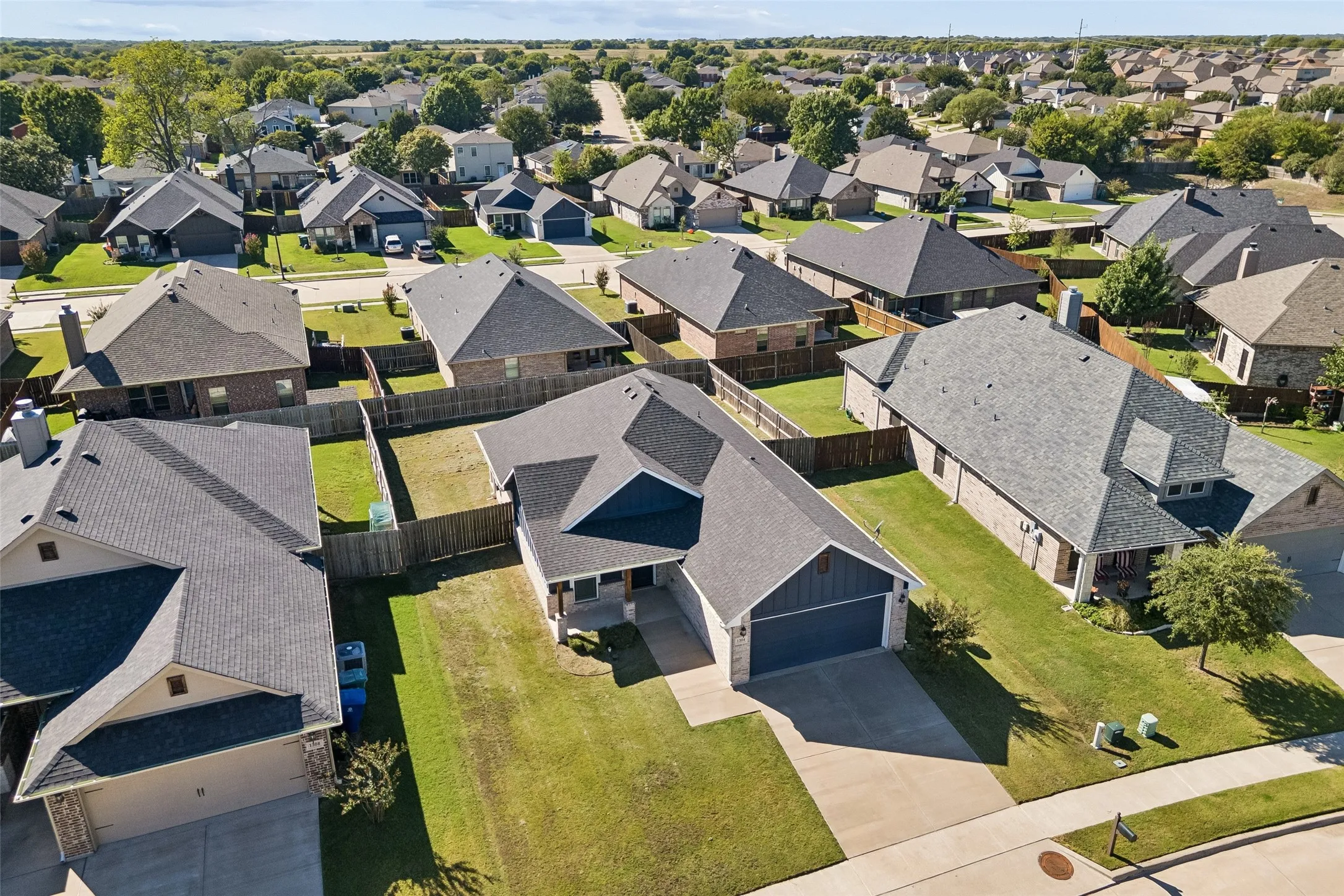 Single Family Residence For Sale in Grayson County , 1304 Saratoga Drive, Sherman, Texas 75092, 3 Bedroom, 2 Bathroom, 2 Garage spaces, 1,444 Sqft, built in 2021, mls#21403842, Real Estate Agent in Sherman, Homes For Sale in Grayson county, Homes For Sale in Sherman, Realtor in Sherman Texas, Real Estate Brokerage Independent Realty Texas, Luminita Cordes Realtor