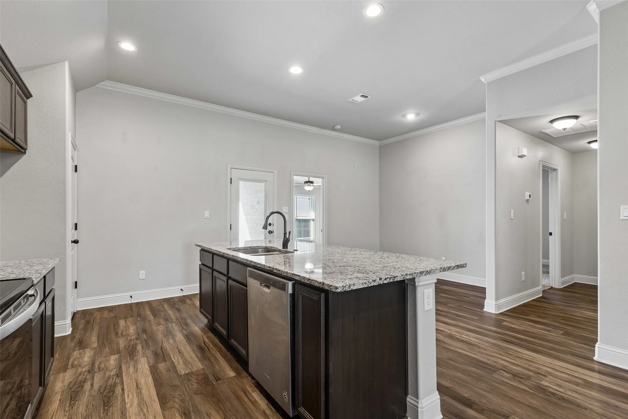 Single Family Residence For Sale in Grayson County , 1304 Saratoga Drive, Sherman, Texas 75092, 3 Bedroom, 2 Bathroom, 2 Garage spaces, 1,444 Sqft, built in 2021, mls#21403842, Real Estate Agent in Sherman, Homes For Sale in Grayson county, Homes For Sale in Sherman, Realtor in Sherman Texas, Real Estate Brokerage Independent Realty Texas, Luminita Cordes Realtor