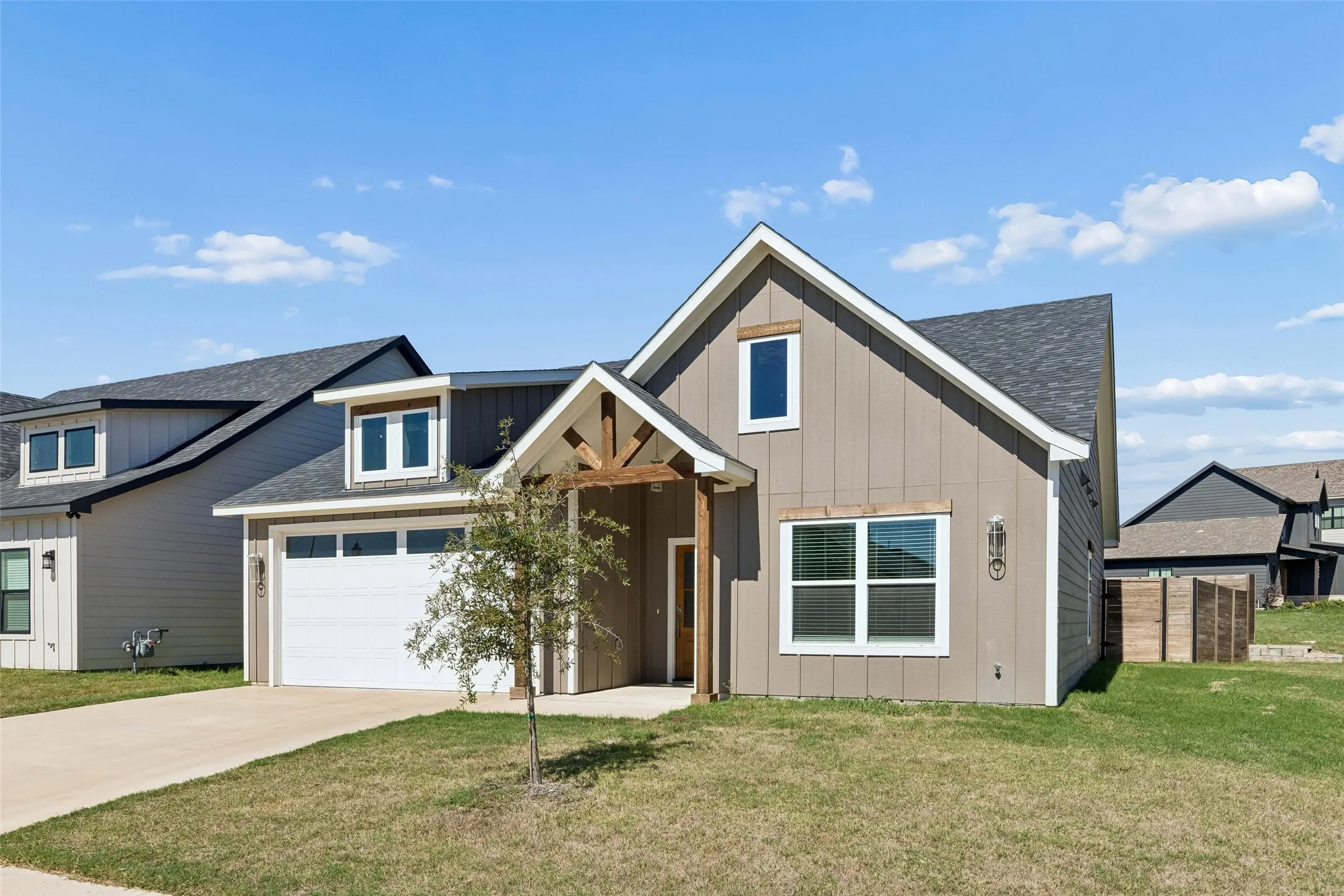Single Family Residence For Sale in Grayson County , 505 Southern Drive, Sherman, Texas 75092, 3 Bedroom, 2 Bathroom, 2 Garage spaces, 1,414 Sqft, built in 2024, mls#21403722, Real Estate Agent in Sherman, Homes For Sale in Grayson county, Homes For Sale in Sherman, Realtor in Sherman Texas, Real Estate Brokerage Independent Realty Texas, Luminita Cordes Realtor