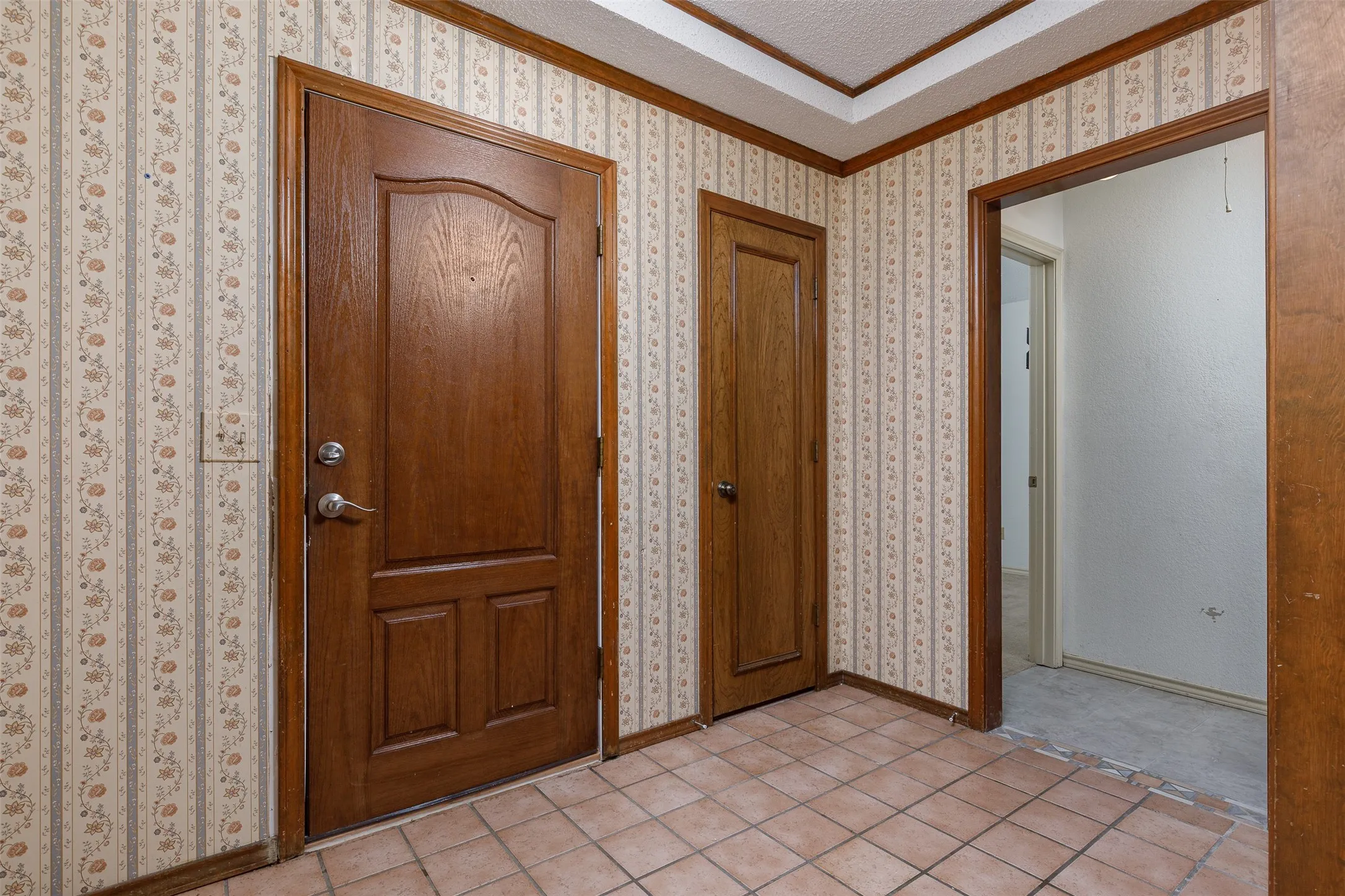Single Family Residence For Sale in Collin County , 2153 Los Rios Boulevard, Plano, Texas 75074, 3 Bedroom, 2 Bathroom, 2 Garage spaces, 2,201 Sqft, built in 1984, mls#21404827, Real Estate Agent in Plano, Homes For Sale in Collin county, Homes For Sale in Plano, Realtor in Plano Texas, Real Estate Brokerage Independent Realty Texas, Luminita Cordes Realtor