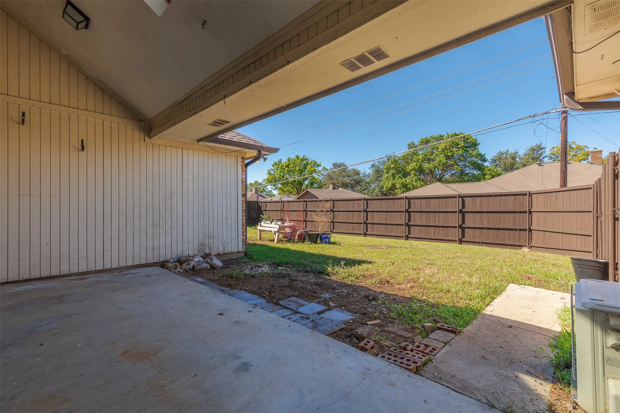 Single Family Residence For Sale in Collin County , 2153 Los Rios Boulevard, Plano, Texas 75074, 3 Bedroom, 2 Bathroom, 2 Garage spaces, 2,201 Sqft, built in 1984, mls#21404827, Real Estate Agent in Plano, Homes For Sale in Collin county, Homes For Sale in Plano, Realtor in Plano Texas, Real Estate Brokerage Independent Realty Texas, Luminita Cordes Realtor