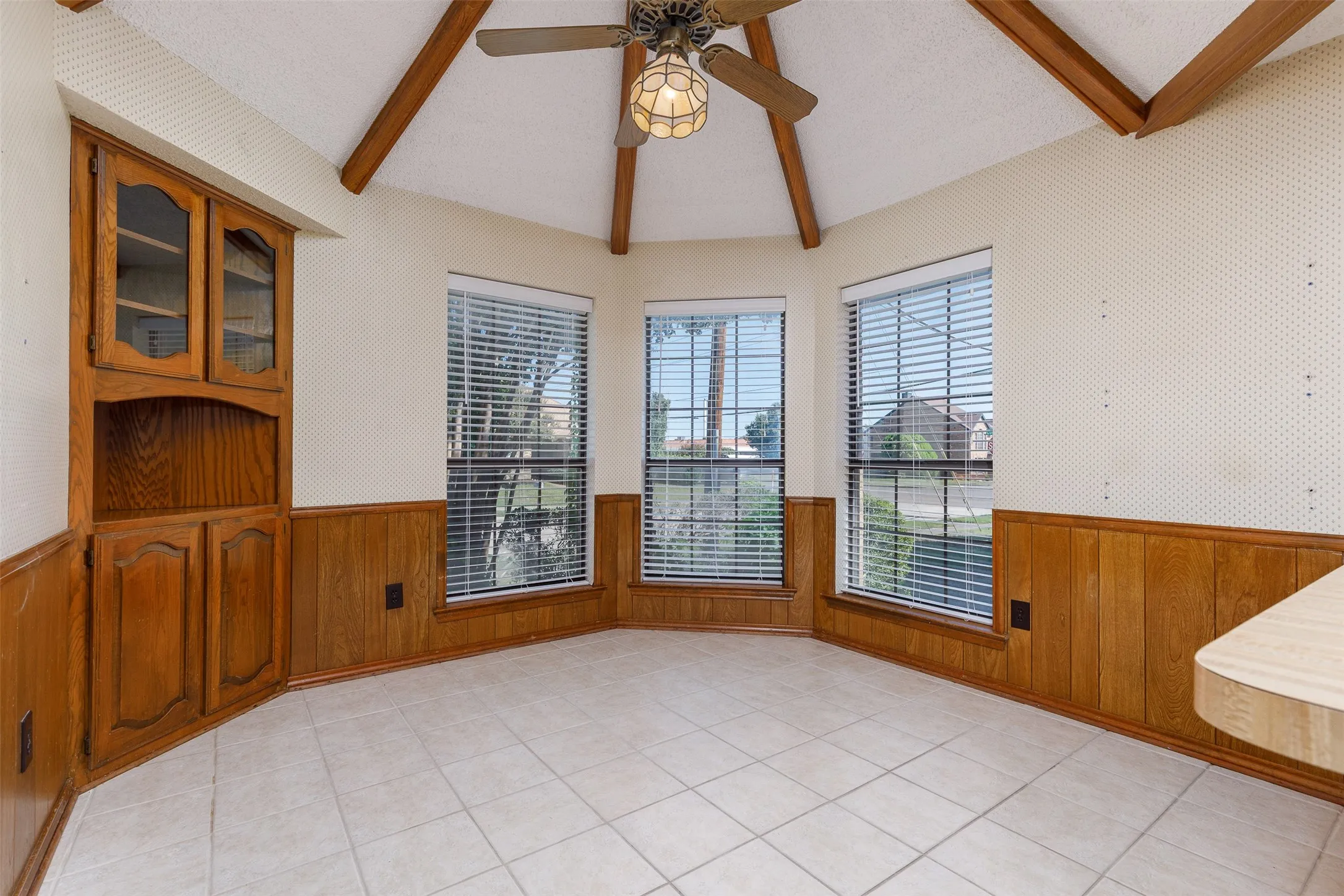 Single Family Residence For Sale in Collin County , 2153 Los Rios Boulevard, Plano, Texas 75074, 3 Bedroom, 2 Bathroom, 2 Garage spaces, 2,201 Sqft, built in 1984, mls#21404827, Real Estate Agent in Plano, Homes For Sale in Collin county, Homes For Sale in Plano, Realtor in Plano Texas, Real Estate Brokerage Independent Realty Texas, Luminita Cordes Realtor