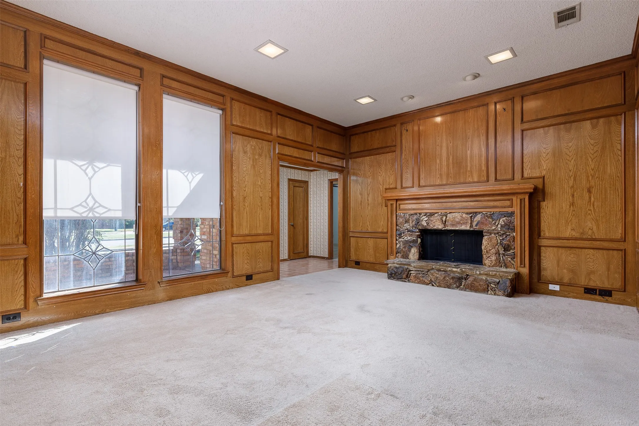 Single Family Residence For Sale in Collin County , 2153 Los Rios Boulevard, Plano, Texas 75074, 3 Bedroom, 2 Bathroom, 2 Garage spaces, 2,201 Sqft, built in 1984, mls#21404827, Real Estate Agent in Plano, Homes For Sale in Collin county, Homes For Sale in Plano, Realtor in Plano Texas, Real Estate Brokerage Independent Realty Texas, Luminita Cordes Realtor