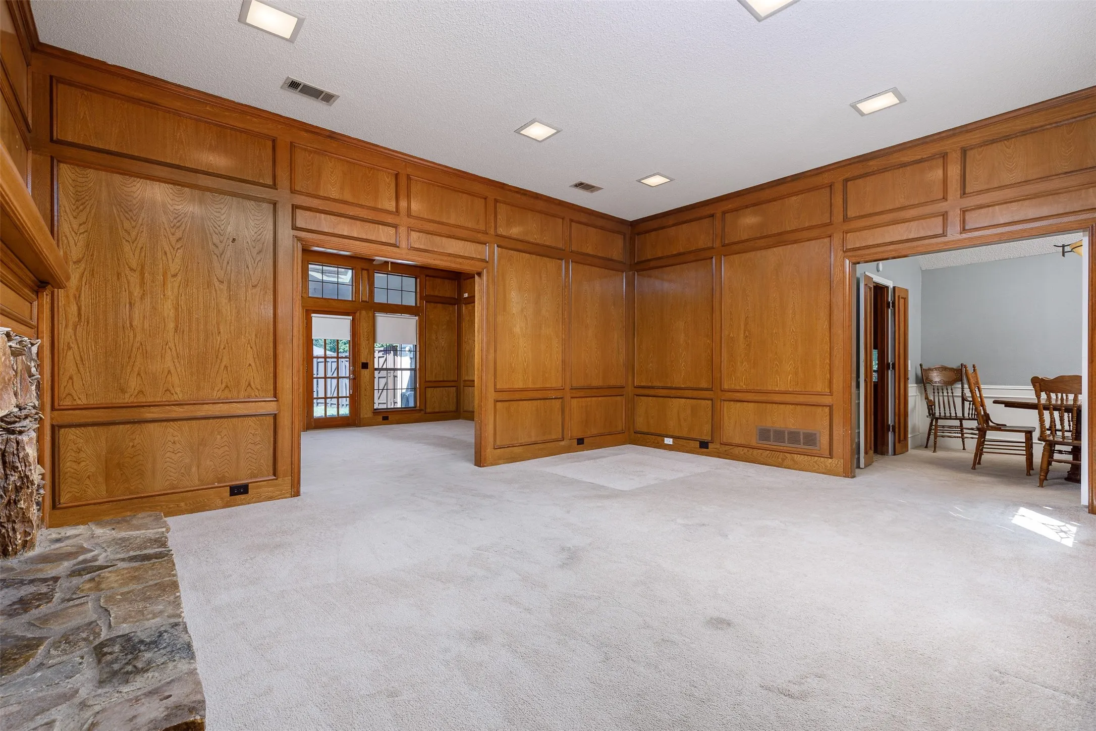 Single Family Residence For Sale in Collin County , 2153 Los Rios Boulevard, Plano, Texas 75074, 3 Bedroom, 2 Bathroom, 2 Garage spaces, 2,201 Sqft, built in 1984, mls#21404827, Real Estate Agent in Plano, Homes For Sale in Collin county, Homes For Sale in Plano, Realtor in Plano Texas, Real Estate Brokerage Independent Realty Texas, Luminita Cordes Realtor