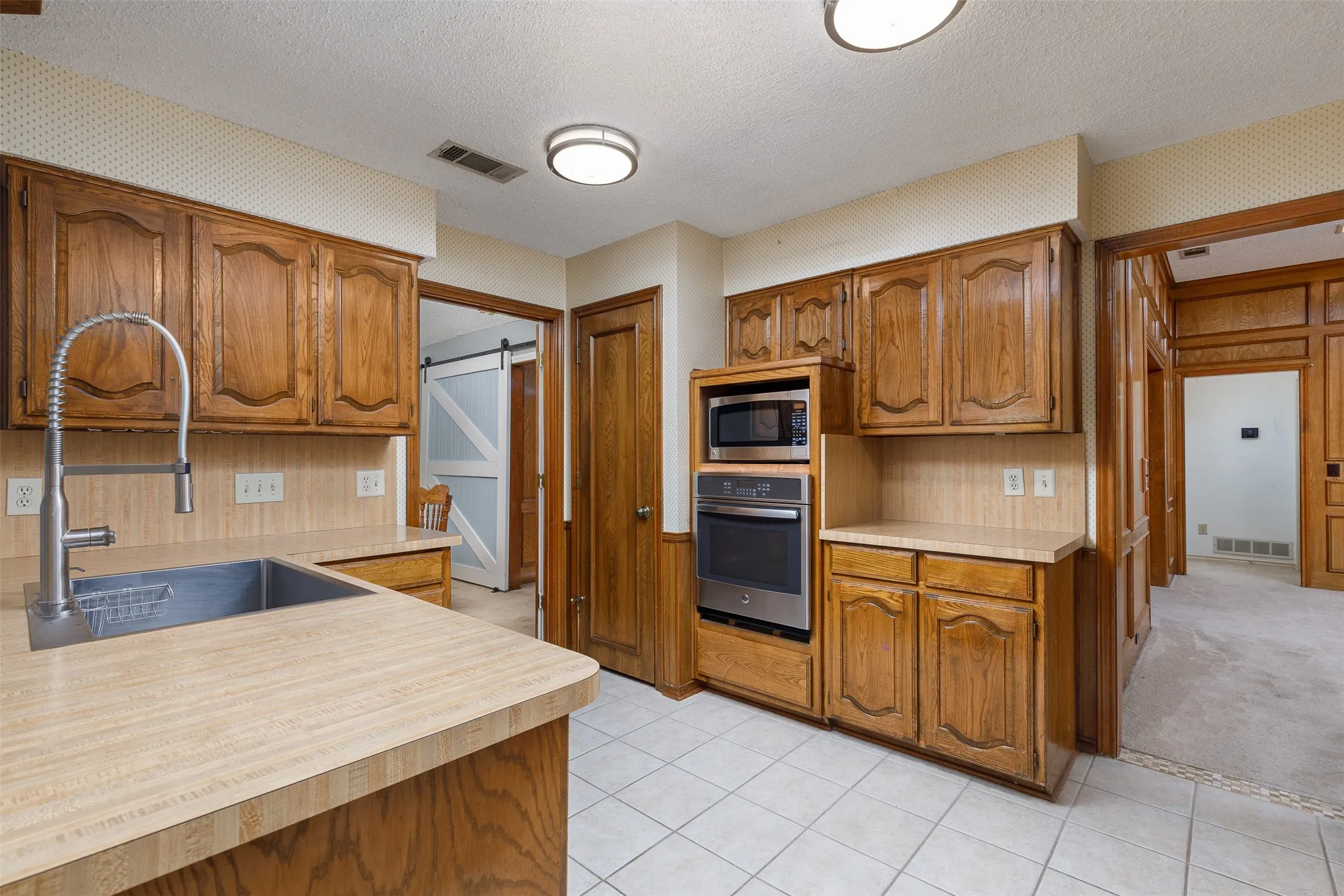 Single Family Residence For Sale in Collin County , 2153 Los Rios Boulevard, Plano, Texas 75074, 3 Bedroom, 2 Bathroom, 2 Garage spaces, 2,201 Sqft, built in 1984, mls#21404827, Real Estate Agent in Plano, Homes For Sale in Collin county, Homes For Sale in Plano, Realtor in Plano Texas, Real Estate Brokerage Independent Realty Texas, Luminita Cordes Realtor