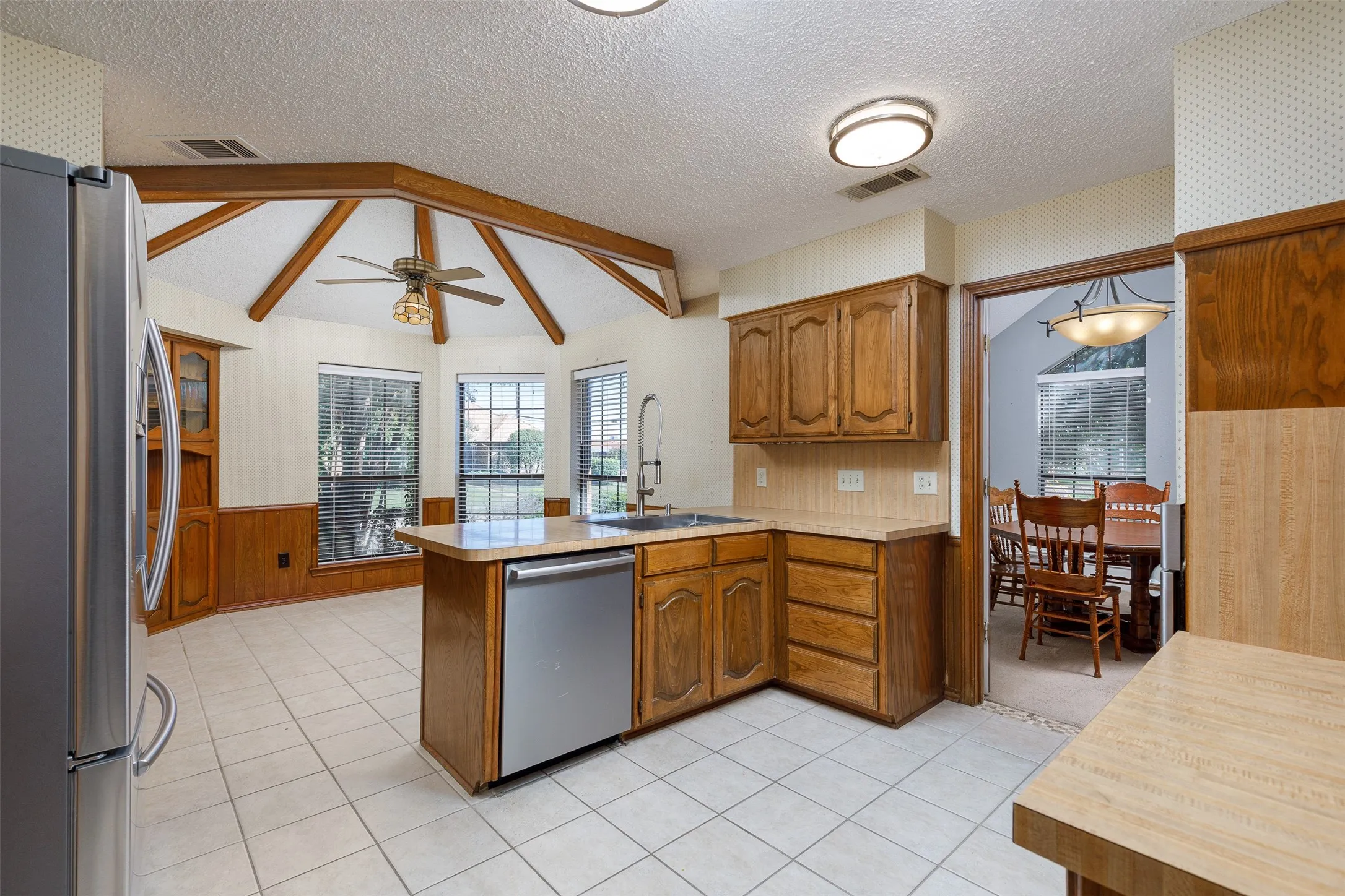 Single Family Residence For Sale in Collin County , 2153 Los Rios Boulevard, Plano, Texas 75074, 3 Bedroom, 2 Bathroom, 2 Garage spaces, 2,201 Sqft, built in 1984, mls#21404827, Real Estate Agent in Plano, Homes For Sale in Collin county, Homes For Sale in Plano, Realtor in Plano Texas, Real Estate Brokerage Independent Realty Texas, Luminita Cordes Realtor
