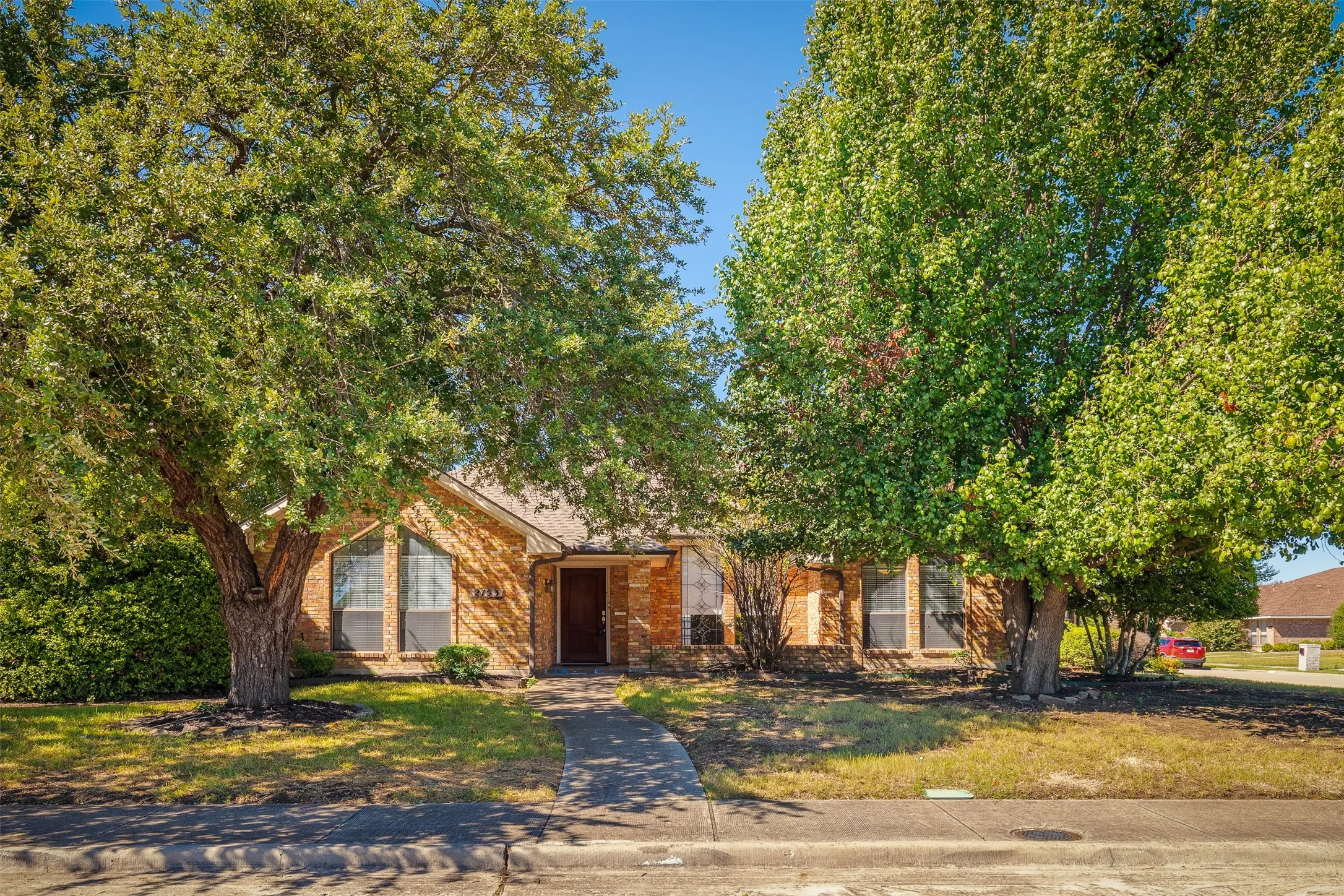 Single Family Residence For Sale in Collin County , 2153 Los Rios Boulevard, Plano, Texas 75074, 3 Bedroom, 2 Bathroom, 2 Garage spaces, 2,201 Sqft, built in 1984, mls#21404827, Real Estate Agent in Plano, Homes For Sale in Collin county, Homes For Sale in Plano, Realtor in Plano Texas, Real Estate Brokerage Independent Realty Texas, Luminita Cordes Realtor