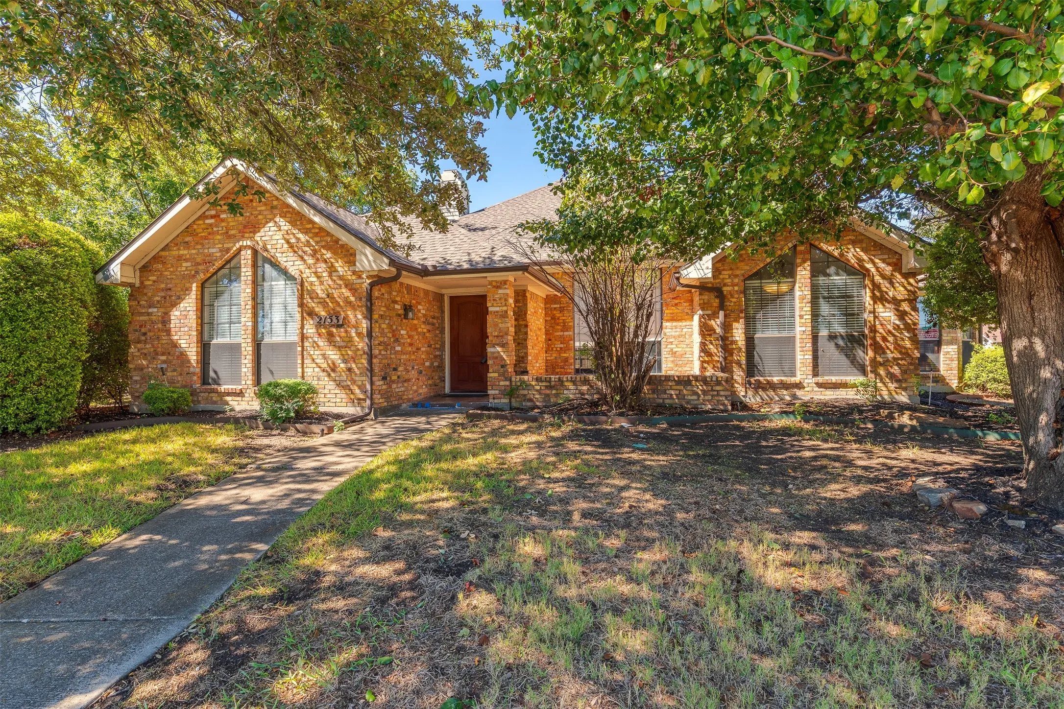 Single Family Residence For Sale in Collin County , 2153 Los Rios Boulevard, Plano, Texas 75074, 3 Bedroom, 2 Bathroom, 2 Garage spaces, 2,201 Sqft, built in 1984, mls#21404827, Real Estate Agent in Plano, Homes For Sale in Collin county, Homes For Sale in Plano, Realtor in Plano Texas, Real Estate Brokerage Independent Realty Texas, Luminita Cordes Realtor
