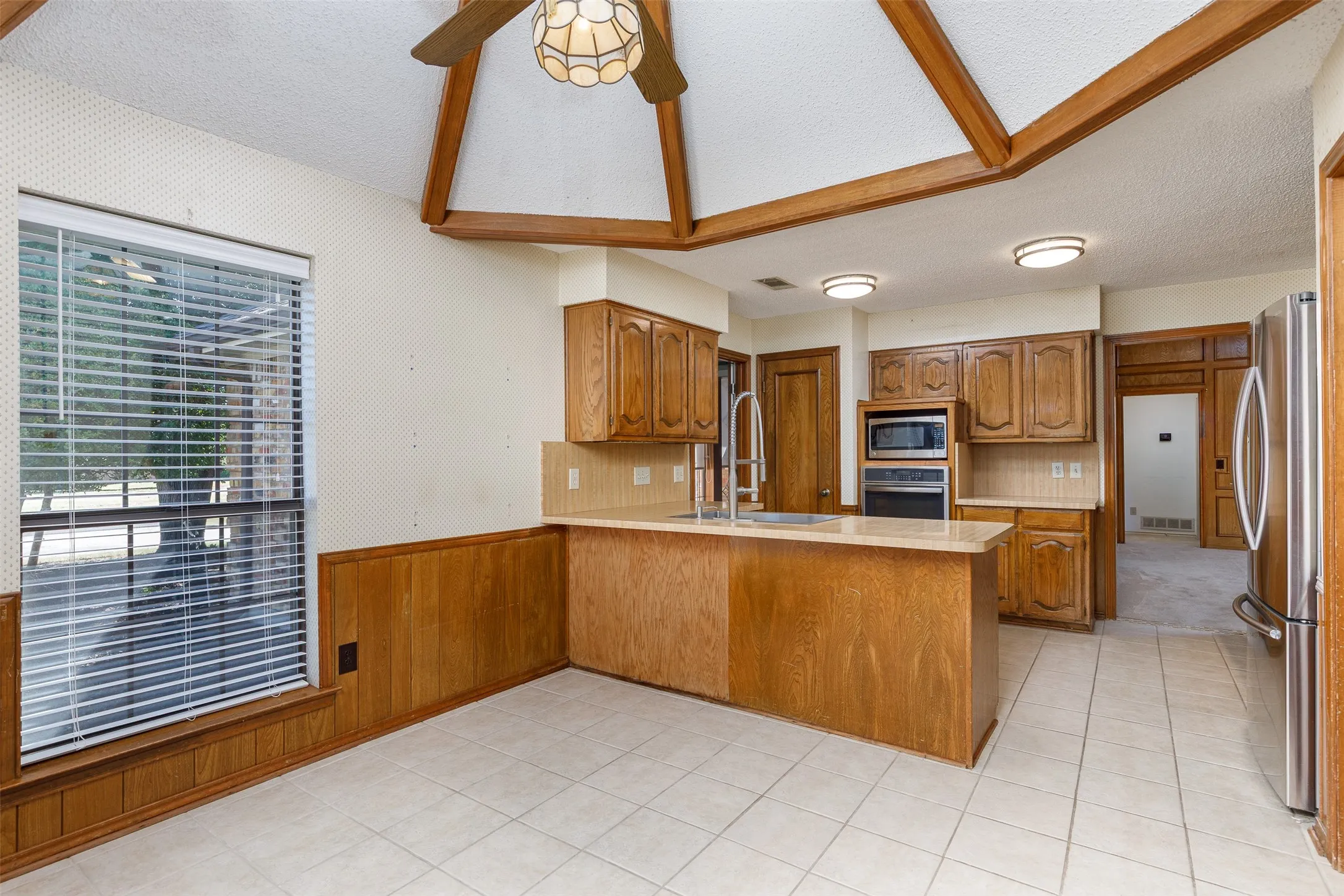 Single Family Residence For Sale in Collin County , 2153 Los Rios Boulevard, Plano, Texas 75074, 3 Bedroom, 2 Bathroom, 2 Garage spaces, 2,201 Sqft, built in 1984, mls#21404827, Real Estate Agent in Plano, Homes For Sale in Collin county, Homes For Sale in Plano, Realtor in Plano Texas, Real Estate Brokerage Independent Realty Texas, Luminita Cordes Realtor