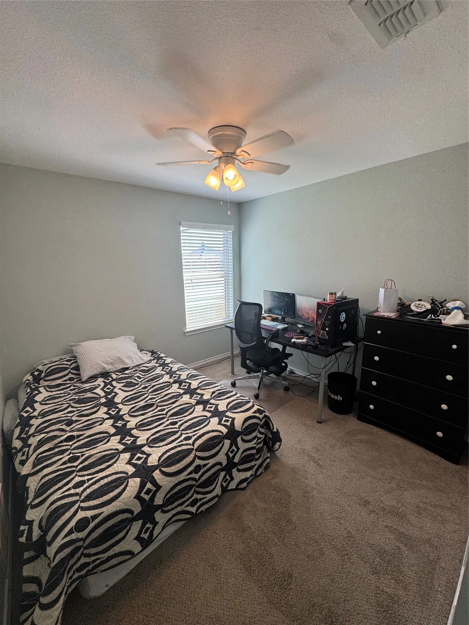 Single Family Residence For Rent in Denton County , 4101 Bridle Path Lane, Sanger, Texas 76266, 4 Bedroom, 2 Bathroom, 2 Garage spaces, 1,921 Sqft, built in 2016, mls#21406219, Real Estate Agent in Sanger, Homes For Rent in Denton county, Homes For Rent in Sanger, Realtor in Sanger Texas, Real Estate Brokerage Independent Realty Texas, Luminita Cordes Realtor