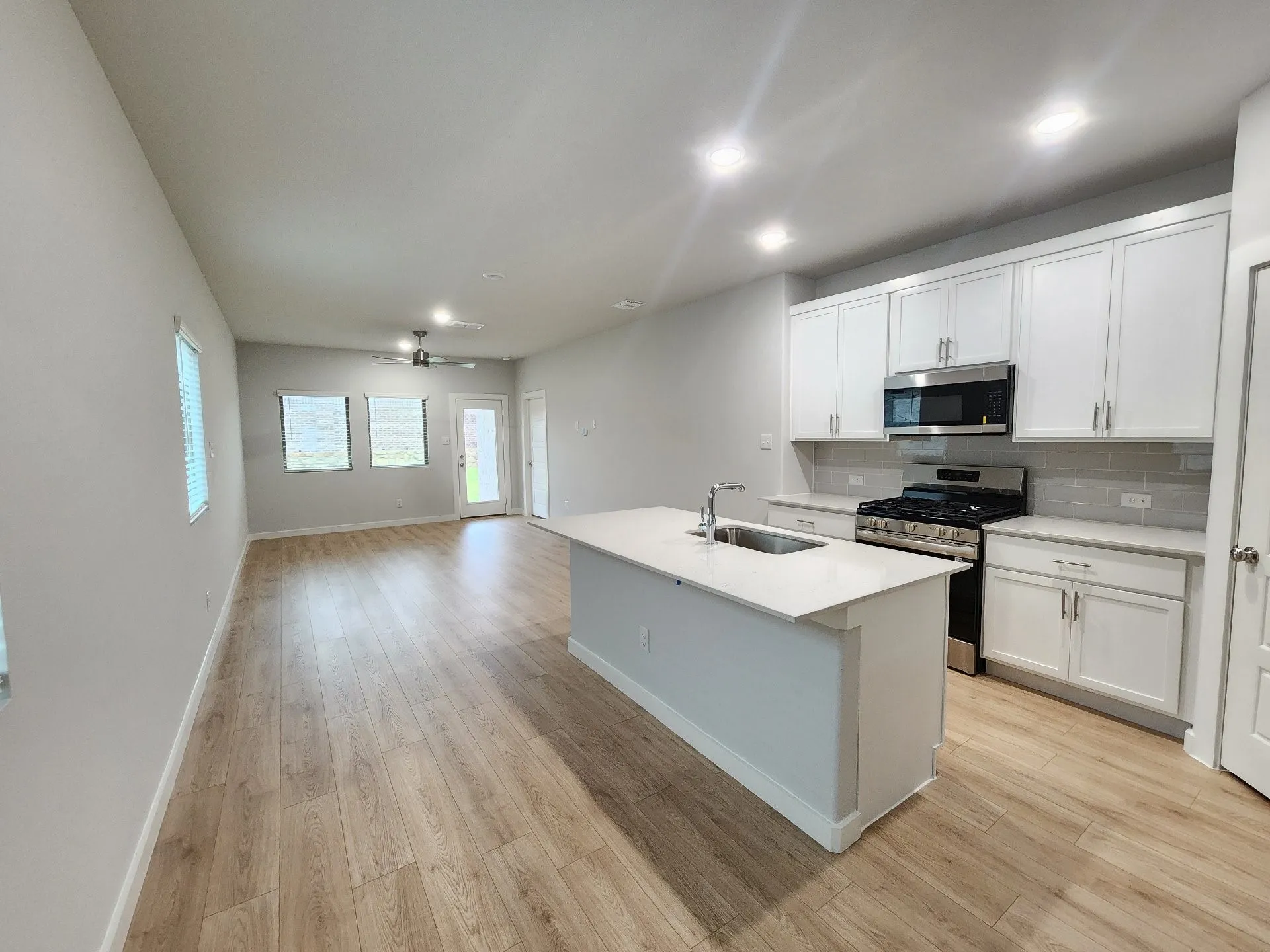 Single Family Residence For Rent in Collin County , 3405 High Valley Drive, Mc Kinney, Texas 75071, 3 Bedroom, 2 Bathroom, 2 Garage spaces, 1,342 Sqft, built in 2026, mls#21406220, Real Estate Agent in Mc Kinney, Homes For Rent in Collin county, Homes For Rent in Mc Kinney, Realtor in Mc Kinney Texas, Real Estate Brokerage Independent Realty Texas, Luminita Cordes Realtor