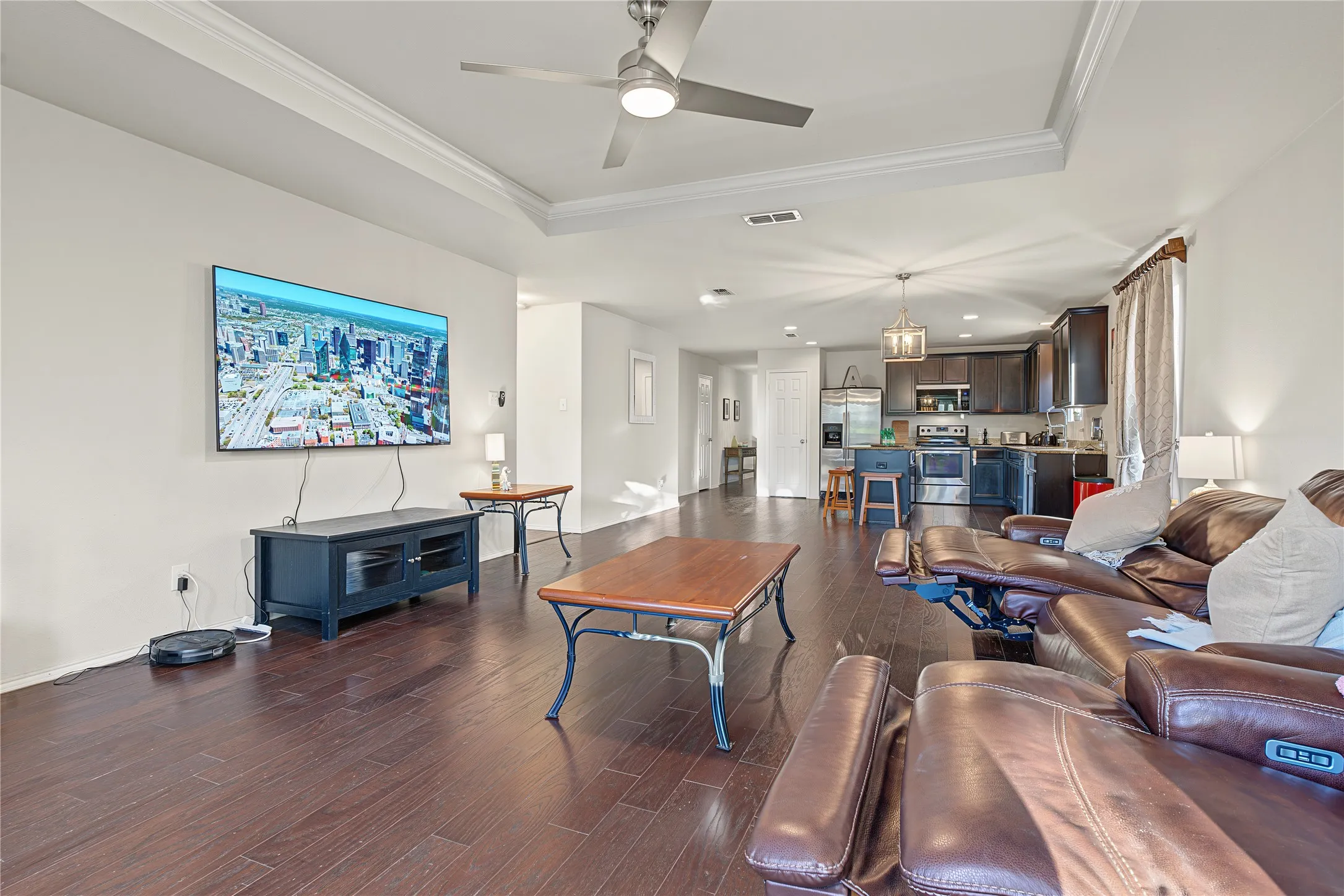 Single Family Residence For Sale in Collin County , 2929 Aspen Way, Melissa, Texas 75454, 3 Bedroom, 2 Bathroom, 2 Garage spaces, 1,900 Sqft, built in 2014, mls#21401945, Real Estate Agent in Melissa, Homes For Sale in Collin county, Homes For Sale in Melissa, Realtor in Melissa Texas, Real Estate Brokerage Independent Realty Texas, Luminita Cordes Realtor