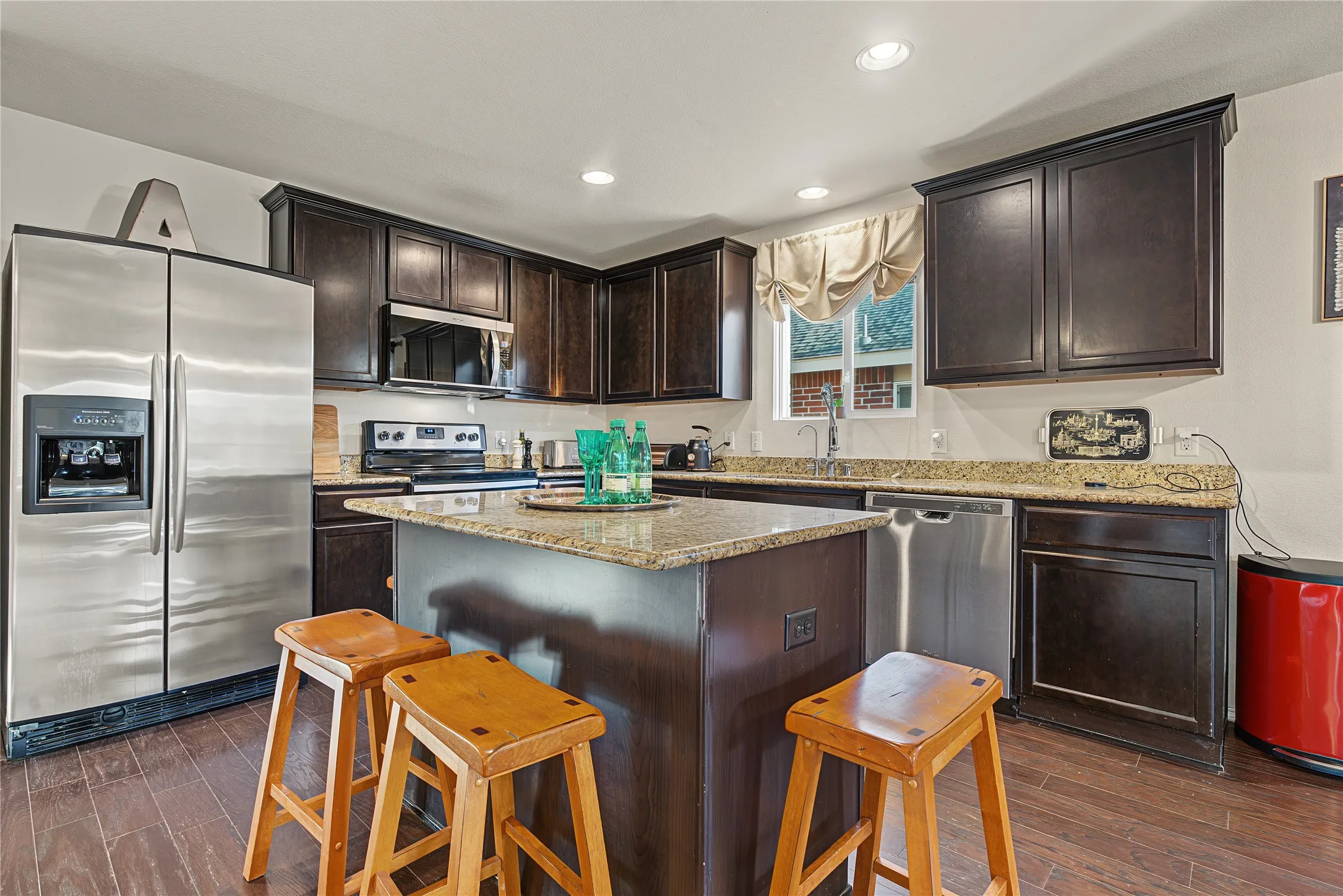 Single Family Residence For Sale in Collin County , 2929 Aspen Way, Melissa, Texas 75454, 3 Bedroom, 2 Bathroom, 2 Garage spaces, 1,900 Sqft, built in 2014, mls#21401945, Real Estate Agent in Melissa, Homes For Sale in Collin county, Homes For Sale in Melissa, Realtor in Melissa Texas, Real Estate Brokerage Independent Realty Texas, Luminita Cordes Realtor