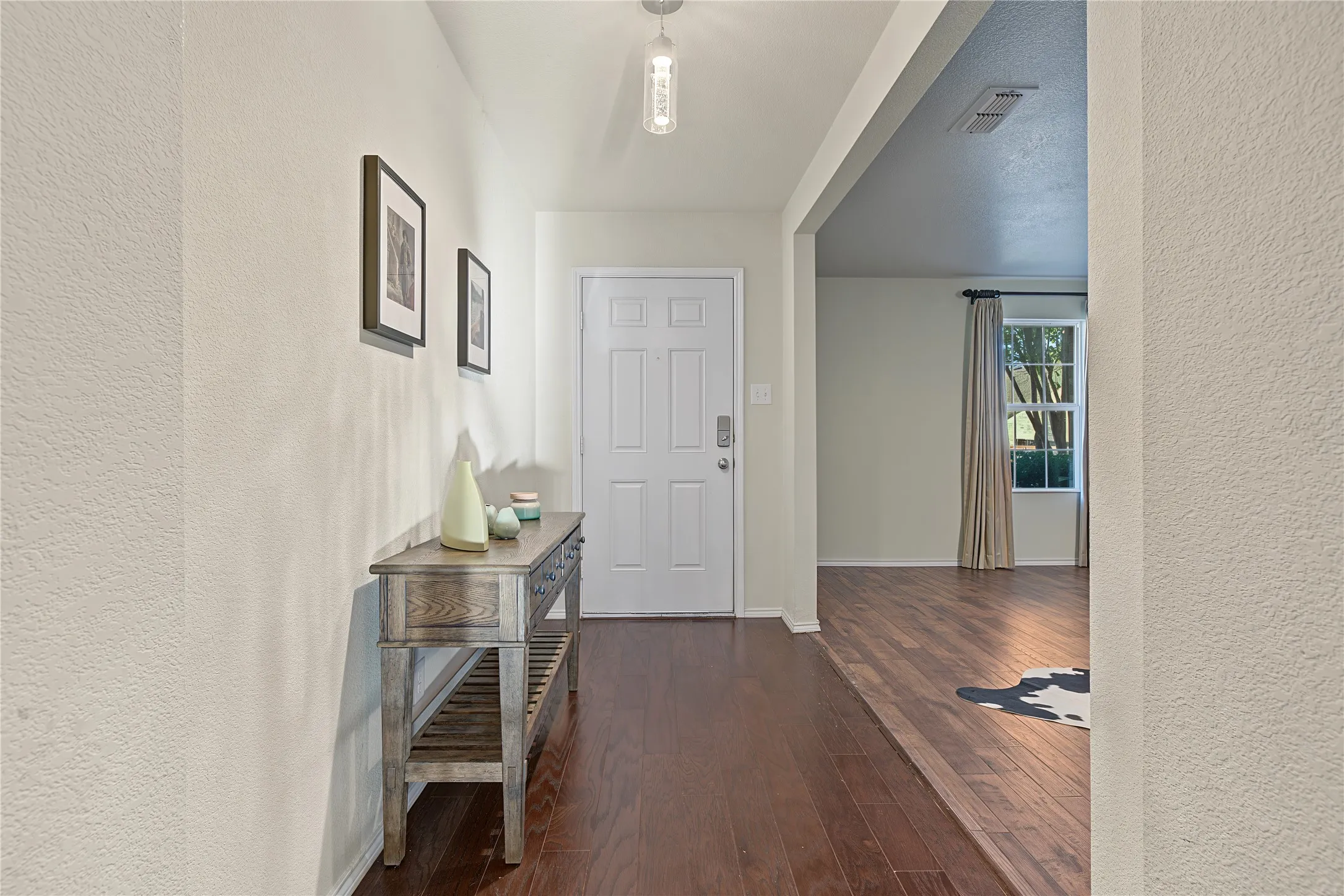 Single Family Residence For Sale in Collin County , 2929 Aspen Way, Melissa, Texas 75454, 3 Bedroom, 2 Bathroom, 2 Garage spaces, 1,900 Sqft, built in 2014, mls#21401945, Real Estate Agent in Melissa, Homes For Sale in Collin county, Homes For Sale in Melissa, Realtor in Melissa Texas, Real Estate Brokerage Independent Realty Texas, Luminita Cordes Realtor