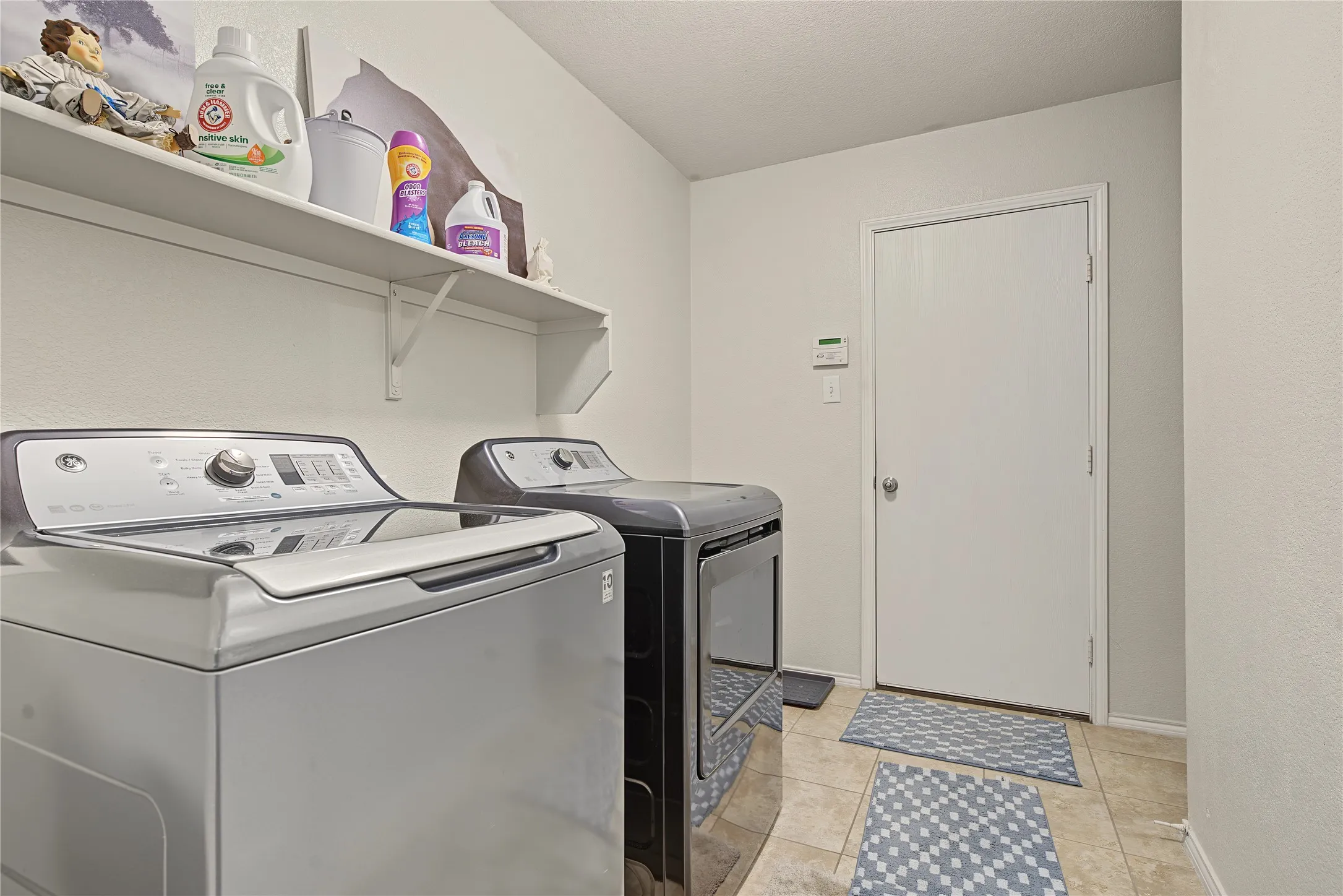 Single Family Residence For Sale in Collin County , 2929 Aspen Way, Melissa, Texas 75454, 3 Bedroom, 2 Bathroom, 2 Garage spaces, 1,900 Sqft, built in 2014, mls#21401945, Real Estate Agent in Melissa, Homes For Sale in Collin county, Homes For Sale in Melissa, Realtor in Melissa Texas, Real Estate Brokerage Independent Realty Texas, Luminita Cordes Realtor
