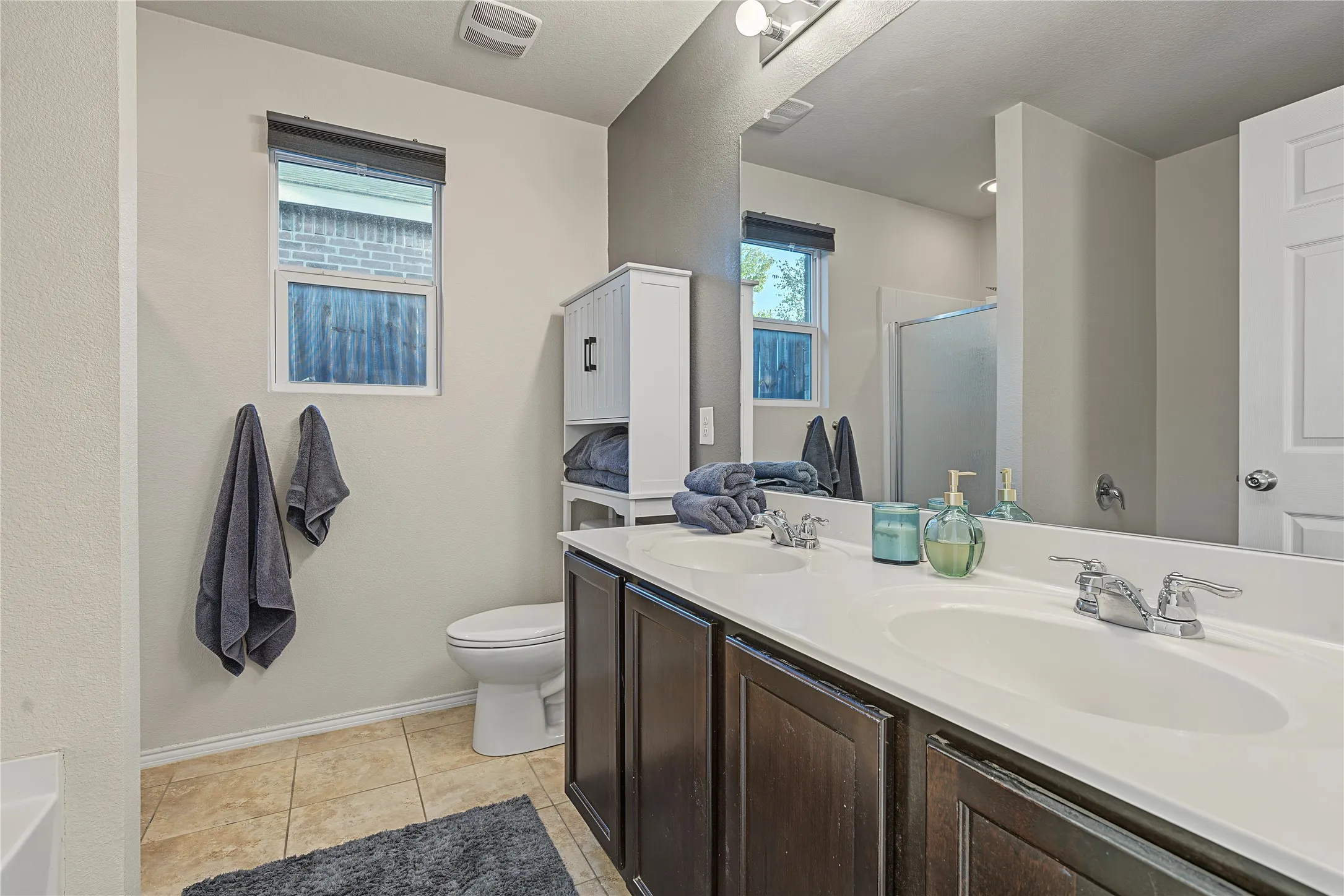 Single Family Residence For Sale in Collin County , 2929 Aspen Way, Melissa, Texas 75454, 3 Bedroom, 2 Bathroom, 2 Garage spaces, 1,900 Sqft, built in 2014, mls#21401945, Real Estate Agent in Melissa, Homes For Sale in Collin county, Homes For Sale in Melissa, Realtor in Melissa Texas, Real Estate Brokerage Independent Realty Texas, Luminita Cordes Realtor