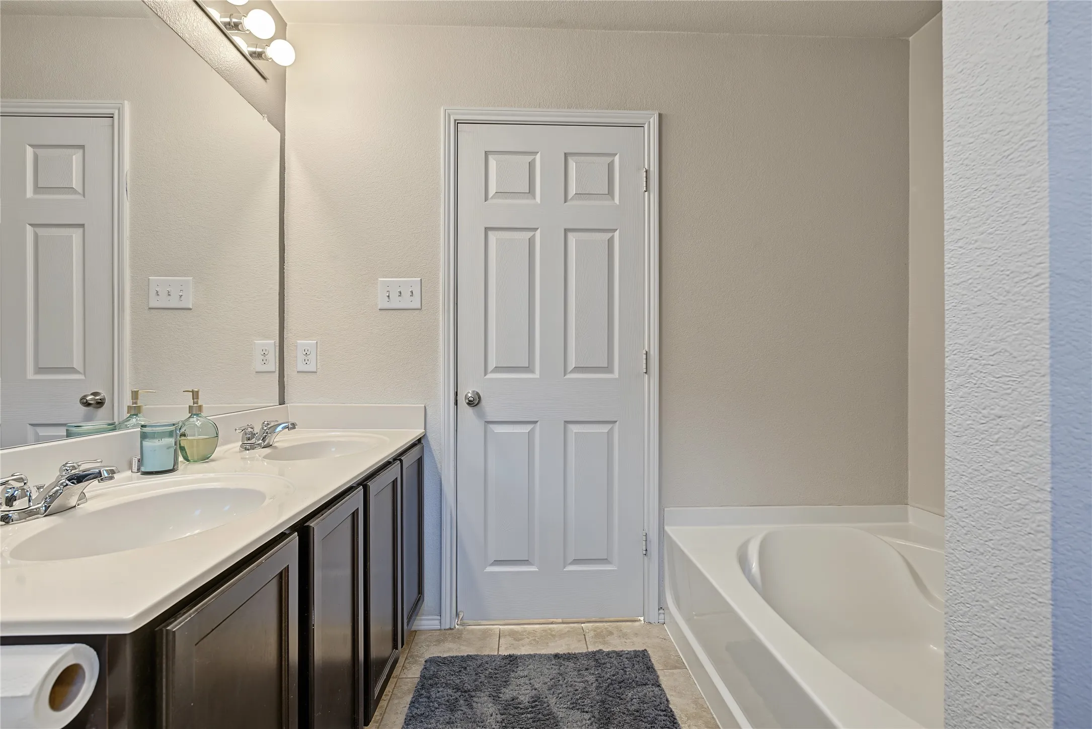 Single Family Residence For Sale in Collin County , 2929 Aspen Way, Melissa, Texas 75454, 3 Bedroom, 2 Bathroom, 2 Garage spaces, 1,900 Sqft, built in 2014, mls#21401945, Real Estate Agent in Melissa, Homes For Sale in Collin county, Homes For Sale in Melissa, Realtor in Melissa Texas, Real Estate Brokerage Independent Realty Texas, Luminita Cordes Realtor