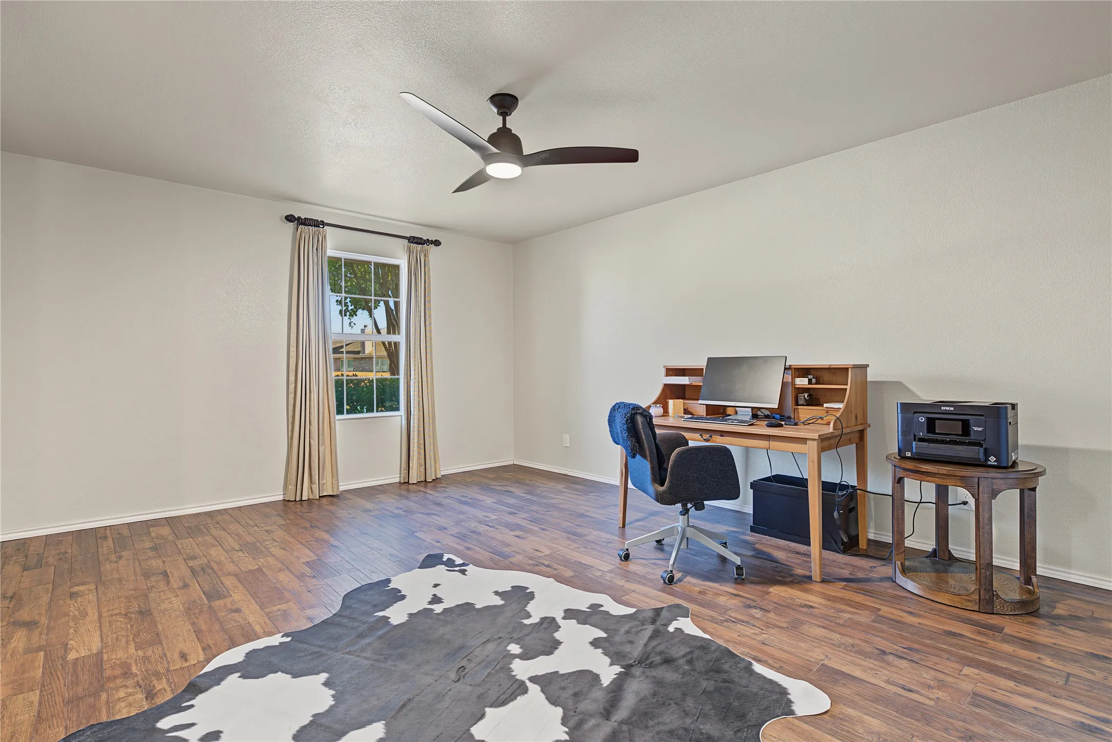 Single Family Residence For Sale in Collin County , 2929 Aspen Way, Melissa, Texas 75454, 3 Bedroom, 2 Bathroom, 2 Garage spaces, 1,900 Sqft, built in 2014, mls#21401945, Real Estate Agent in Melissa, Homes For Sale in Collin county, Homes For Sale in Melissa, Realtor in Melissa Texas, Real Estate Brokerage Independent Realty Texas, Luminita Cordes Realtor