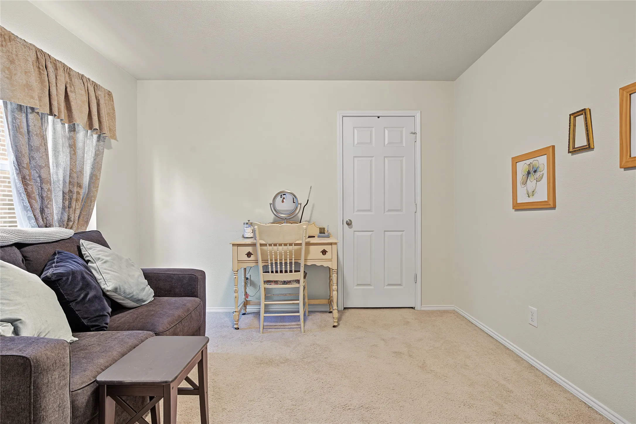 Single Family Residence For Sale in Collin County , 2929 Aspen Way, Melissa, Texas 75454, 3 Bedroom, 2 Bathroom, 2 Garage spaces, 1,900 Sqft, built in 2014, mls#21401945, Real Estate Agent in Melissa, Homes For Sale in Collin county, Homes For Sale in Melissa, Realtor in Melissa Texas, Real Estate Brokerage Independent Realty Texas, Luminita Cordes Realtor