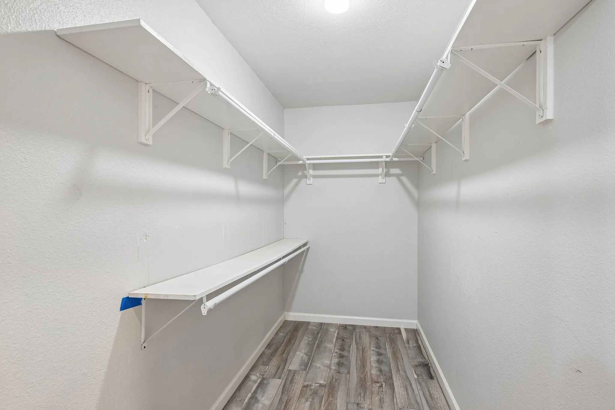 Single Family Residence For Sale in Kaufman County , 511 Commerce Street, Kemp, Texas 75143, 4 Bedroom, 2 Bathroom, Garage spaces, 1,785 Sqft, built in 1984, mls#21406223, Real Estate Agent in Kemp, Homes For Sale in Kaufman county, Homes For Sale in Kemp, Realtor in Kemp Texas, Real Estate Brokerage Independent Realty Texas, Luminita Cordes Realtor