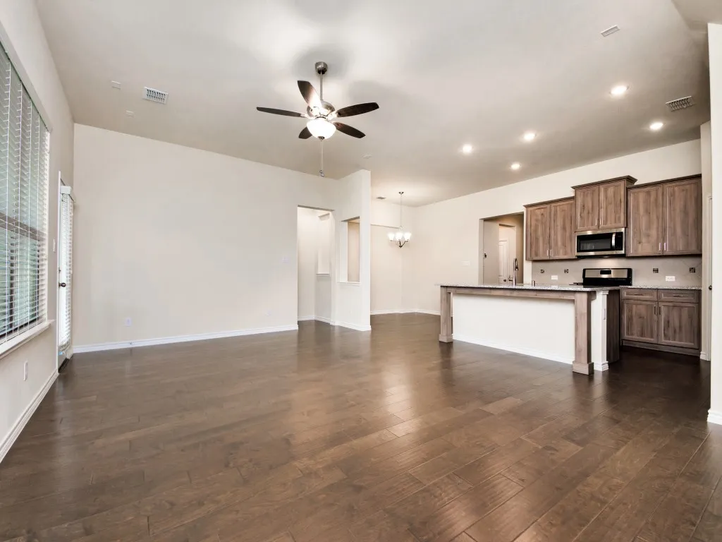 Single Family Residence For Rent in Denton County , 7024 Mapleshade Way, Little Elm, Texas 76227, 3 Bedroom, 2 Bathroom, 2 Garage spaces, 1,910 Sqft, built in 2022, mls#21406228, Real Estate Agent in Little Elm, Homes For Rent in Denton county, Homes For Rent in Little Elm, Realtor in Little Elm Texas, Real Estate Brokerage Independent Realty Texas, Luminita Cordes Realtor