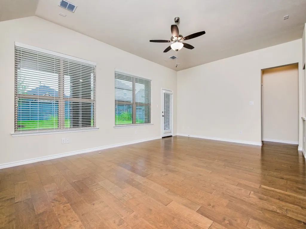Single Family Residence For Rent in Denton County , 7024 Mapleshade Way, Little Elm, Texas 76227, 3 Bedroom, 2 Bathroom, 2 Garage spaces, 1,910 Sqft, built in 2022, mls#21406228, Real Estate Agent in Little Elm, Homes For Rent in Denton county, Homes For Rent in Little Elm, Realtor in Little Elm Texas, Real Estate Brokerage Independent Realty Texas, Luminita Cordes Realtor