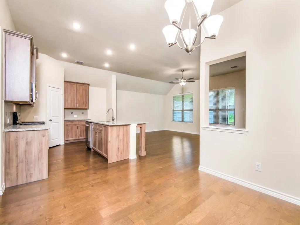 Single Family Residence For Rent in Denton County , 7024 Mapleshade Way, Little Elm, Texas 76227, 3 Bedroom, 2 Bathroom, 2 Garage spaces, 1,910 Sqft, built in 2022, mls#21406228, Real Estate Agent in Little Elm, Homes For Rent in Denton county, Homes For Rent in Little Elm, Realtor in Little Elm Texas, Real Estate Brokerage Independent Realty Texas, Luminita Cordes Realtor