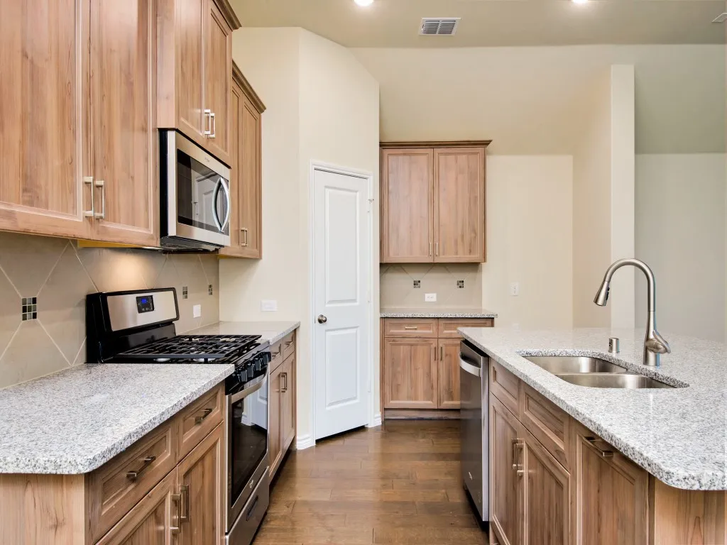 Single Family Residence For Rent in Denton County , 7024 Mapleshade Way, Little Elm, Texas 76227, 3 Bedroom, 2 Bathroom, 2 Garage spaces, 1,910 Sqft, built in 2022, mls#21406228, Real Estate Agent in Little Elm, Homes For Rent in Denton county, Homes For Rent in Little Elm, Realtor in Little Elm Texas, Real Estate Brokerage Independent Realty Texas, Luminita Cordes Realtor