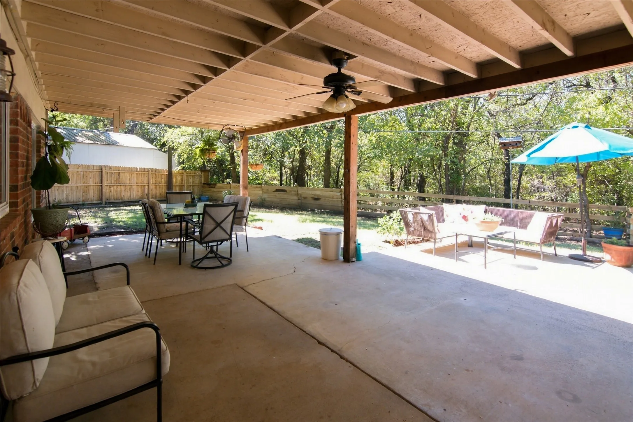 Single Family Residence For Sale in Tarrant County , 3902 Brookgate Court, Arlington, Texas 76016, 5 Bedroom, 3 Bathroom, 2 Garage spaces, 2,097 Sqft, built in 1981, mls#21404892, Real Estate Agent in Arlington, Homes For Sale in Tarrant county, Homes For Sale in Arlington, Realtor in Arlington Texas, Real Estate Brokerage Independent Realty Texas, Luminita Cordes Realtor