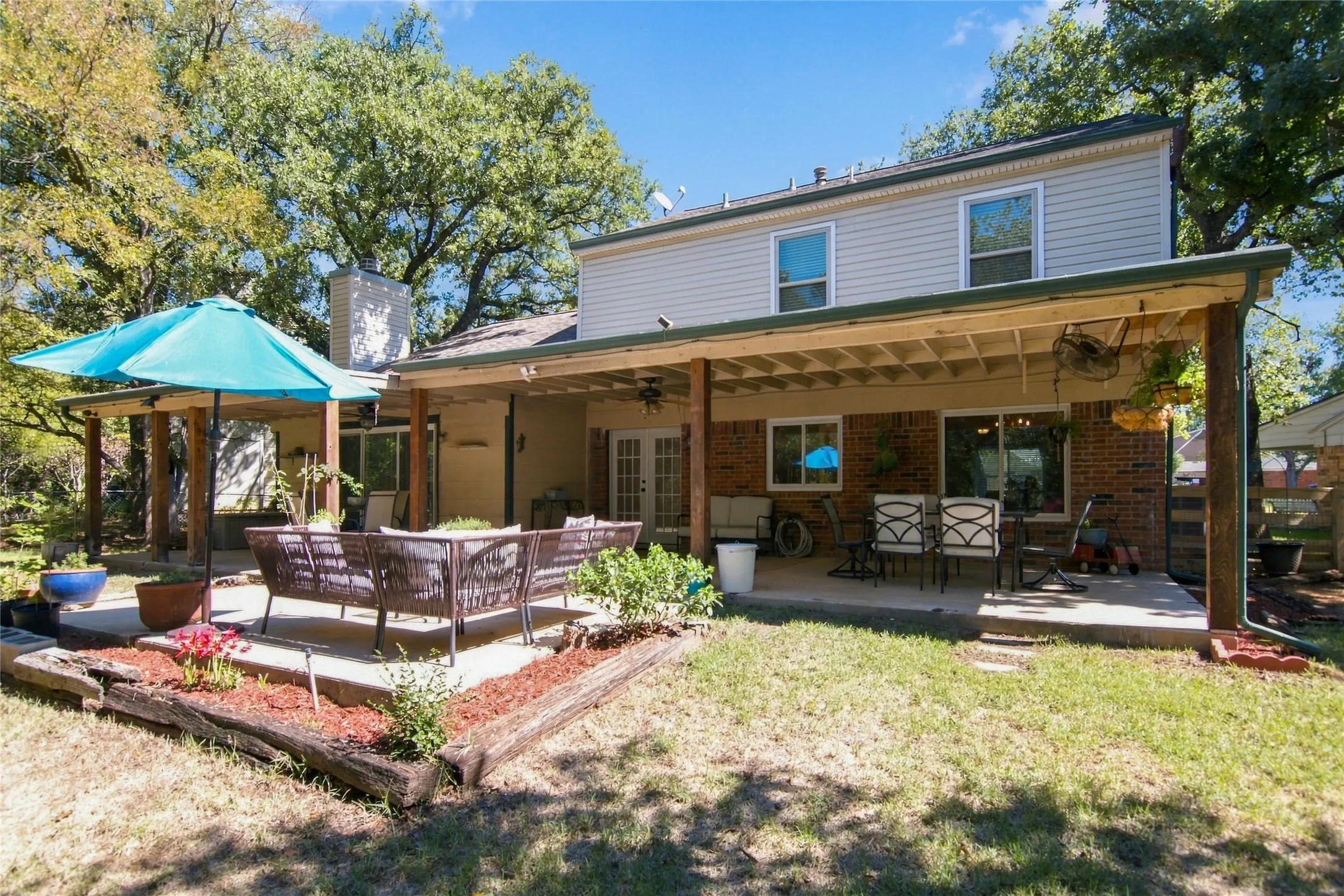 Single Family Residence For Sale in Tarrant County , 3902 Brookgate Court, Arlington, Texas 76016, 5 Bedroom, 3 Bathroom, 2 Garage spaces, 2,097 Sqft, built in 1981, mls#21404892, Real Estate Agent in Arlington, Homes For Sale in Tarrant county, Homes For Sale in Arlington, Realtor in Arlington Texas, Real Estate Brokerage Independent Realty Texas, Luminita Cordes Realtor