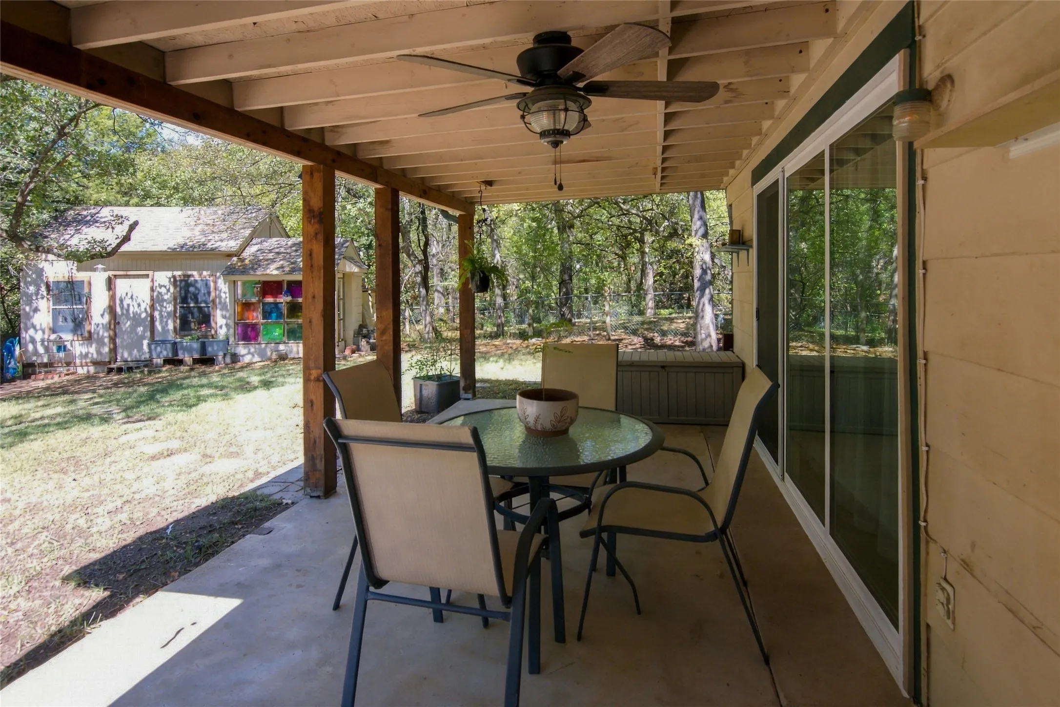 Single Family Residence For Sale in Tarrant County , 3902 Brookgate Court, Arlington, Texas 76016, 5 Bedroom, 3 Bathroom, 2 Garage spaces, 2,097 Sqft, built in 1981, mls#21404892, Real Estate Agent in Arlington, Homes For Sale in Tarrant county, Homes For Sale in Arlington, Realtor in Arlington Texas, Real Estate Brokerage Independent Realty Texas, Luminita Cordes Realtor