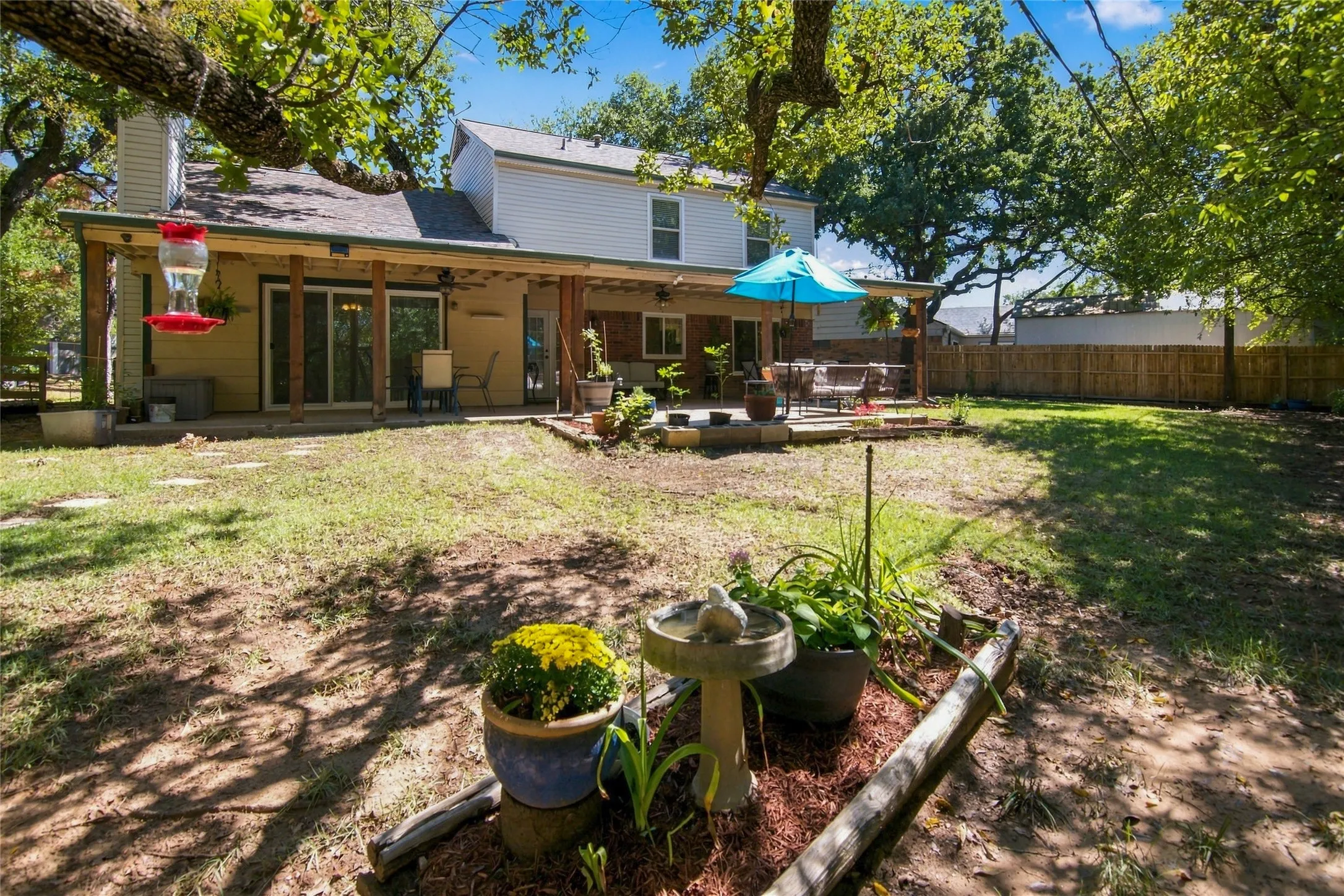 Single Family Residence For Sale in Tarrant County , 3902 Brookgate Court, Arlington, Texas 76016, 5 Bedroom, 3 Bathroom, 2 Garage spaces, 2,097 Sqft, built in 1981, mls#21404892, Real Estate Agent in Arlington, Homes For Sale in Tarrant county, Homes For Sale in Arlington, Realtor in Arlington Texas, Real Estate Brokerage Independent Realty Texas, Luminita Cordes Realtor