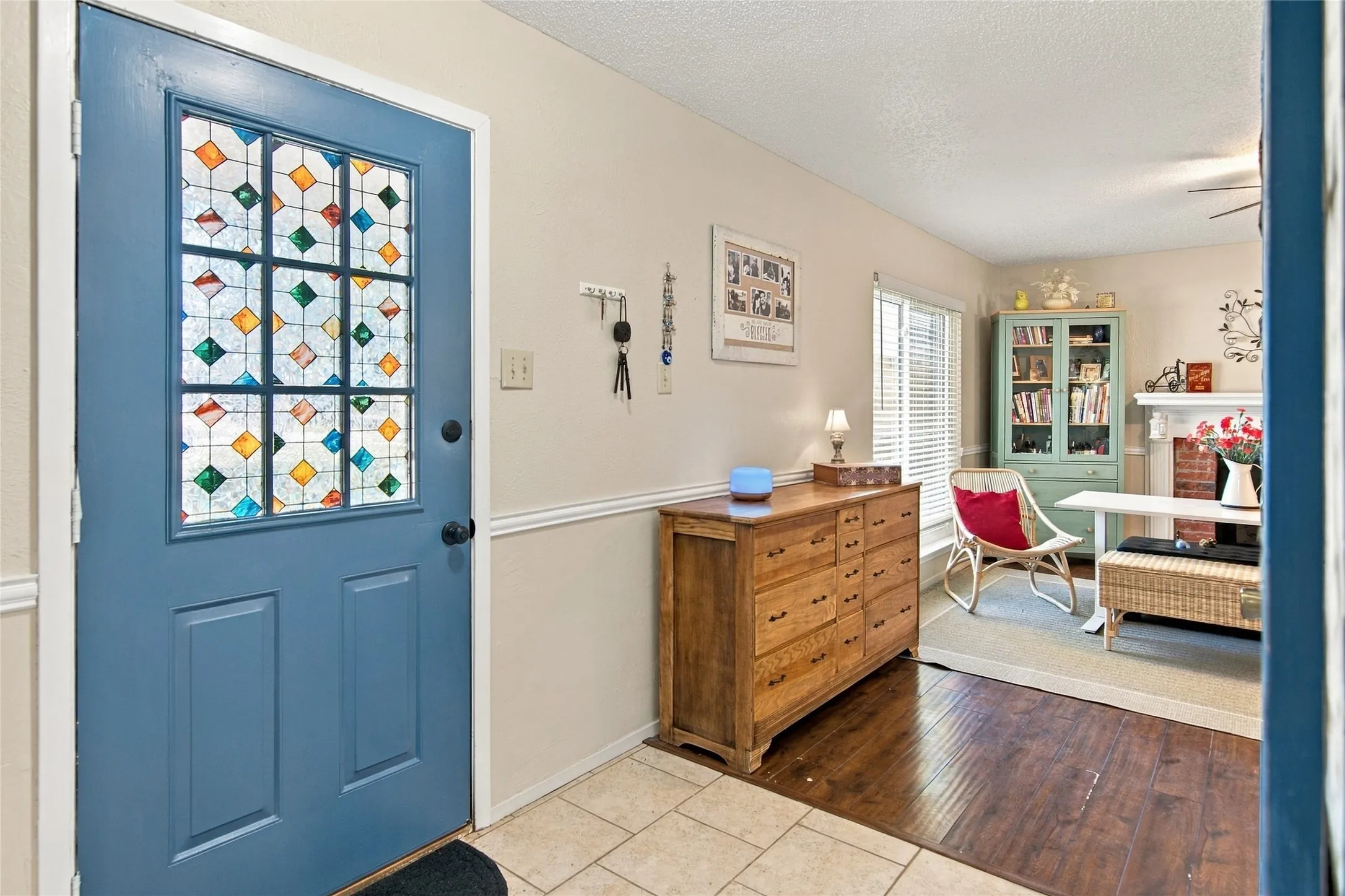Single Family Residence For Sale in Tarrant County , 3902 Brookgate Court, Arlington, Texas 76016, 5 Bedroom, 3 Bathroom, 2 Garage spaces, 2,097 Sqft, built in 1981, mls#21404892, Real Estate Agent in Arlington, Homes For Sale in Tarrant county, Homes For Sale in Arlington, Realtor in Arlington Texas, Real Estate Brokerage Independent Realty Texas, Luminita Cordes Realtor