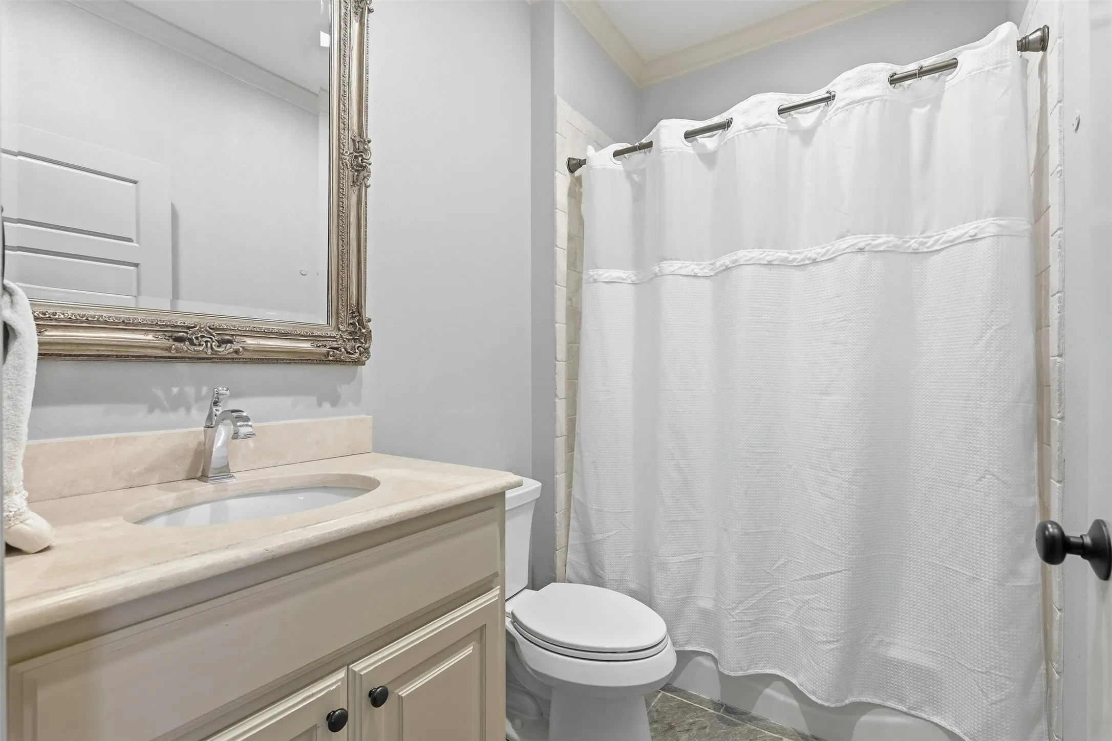 Single Family Residence For Sale in Tarrant County , 3057 Elm River Drive, Fort Worth, Texas 76116, 4 Bedroom, 4 Bathroom, 3 Garage spaces, 3,741 Sqft, built in 2011, mls#21405286, Real Estate Agent in Fort Worth, Homes For Sale in Tarrant county, Homes For Sale in Fort Worth, Realtor in Fort Worth Texas, Real Estate Brokerage Independent Realty Texas, Luminita Cordes Realtor