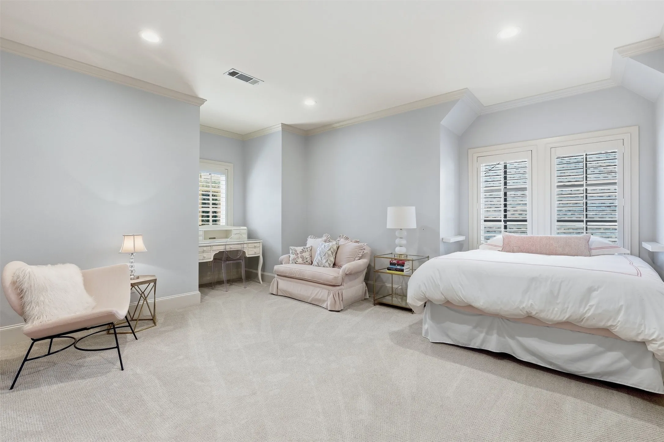 Single Family Residence For Sale in Tarrant County , 3057 Elm River Drive, Fort Worth, Texas 76116, 4 Bedroom, 4 Bathroom, 3 Garage spaces, 3,741 Sqft, built in 2011, mls#21405286, Real Estate Agent in Fort Worth, Homes For Sale in Tarrant county, Homes For Sale in Fort Worth, Realtor in Fort Worth Texas, Real Estate Brokerage Independent Realty Texas, Luminita Cordes Realtor