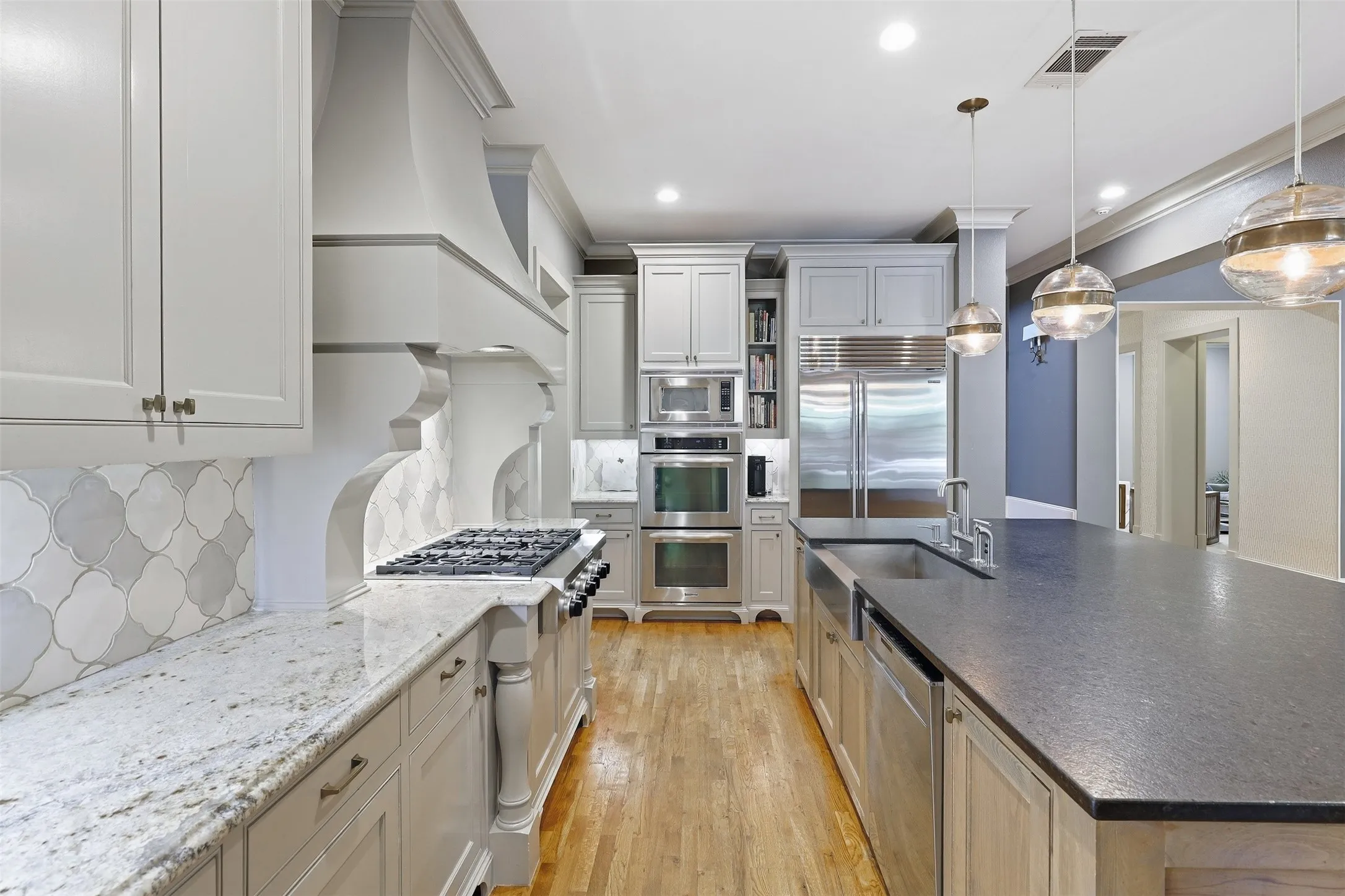 Single Family Residence For Sale in Tarrant County , 3057 Elm River Drive, Fort Worth, Texas 76116, 4 Bedroom, 4 Bathroom, 3 Garage spaces, 3,741 Sqft, built in 2011, mls#21405286, Real Estate Agent in Fort Worth, Homes For Sale in Tarrant county, Homes For Sale in Fort Worth, Realtor in Fort Worth Texas, Real Estate Brokerage Independent Realty Texas, Luminita Cordes Realtor