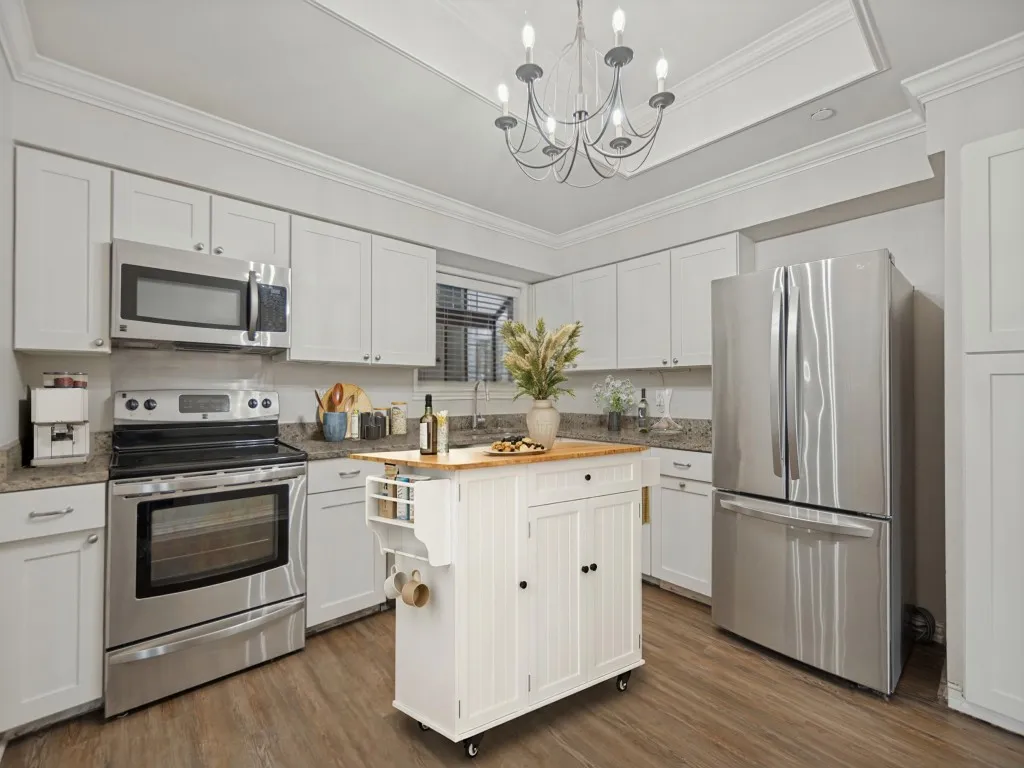 Condominium For Rent in Dallas County , 8610 Turtle Creek Boulevard 106, Dallas, Texas 75225, 2 Bedroom, 2 Bathroom, 2 Garage spaces, 1,405 Sqft, built in 1984, mls#21404347, Real Estate Agent in Dallas, Homes For Rent in Dallas county, Homes For Rent in Dallas, Realtor in Dallas Texas, Real Estate Brokerage Independent Realty Texas, Luminita Cordes Realtor