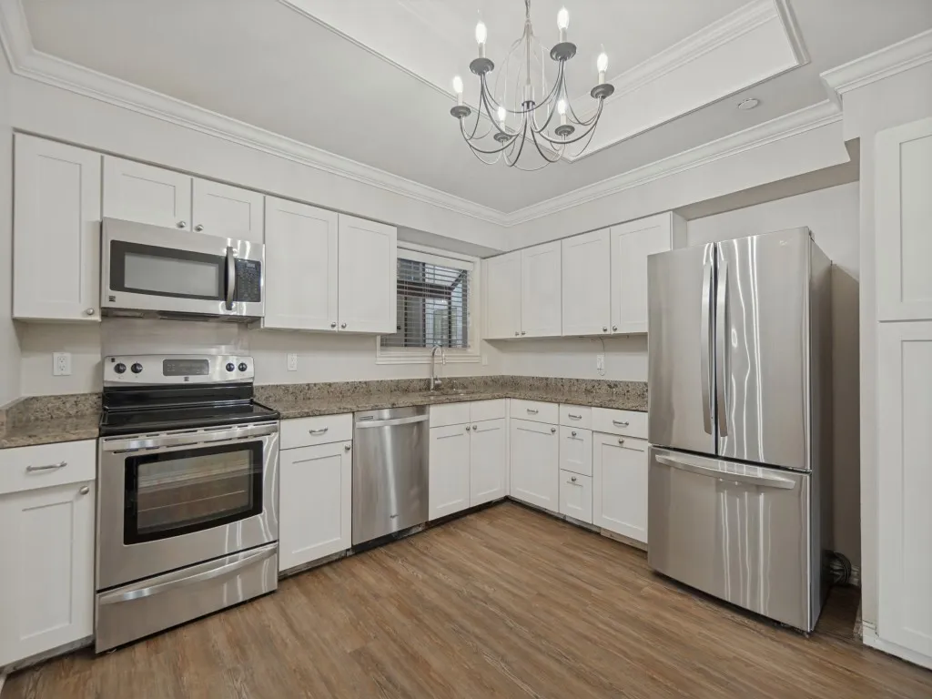 Condominium For Rent in Dallas County , 8610 Turtle Creek Boulevard 106, Dallas, Texas 75225, 2 Bedroom, 2 Bathroom, 2 Garage spaces, 1,405 Sqft, built in 1984, mls#21404347, Real Estate Agent in Dallas, Homes For Rent in Dallas county, Homes For Rent in Dallas, Realtor in Dallas Texas, Real Estate Brokerage Independent Realty Texas, Luminita Cordes Realtor