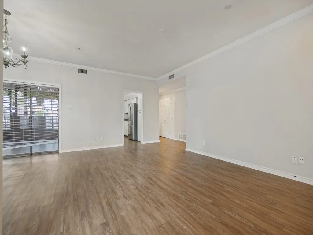 Condominium For Rent in Dallas County , 8610 Turtle Creek Boulevard 106, Dallas, Texas 75225, 2 Bedroom, 2 Bathroom, 2 Garage spaces, 1,405 Sqft, built in 1984, mls#21404347, Real Estate Agent in Dallas, Homes For Rent in Dallas county, Homes For Rent in Dallas, Realtor in Dallas Texas, Real Estate Brokerage Independent Realty Texas, Luminita Cordes Realtor