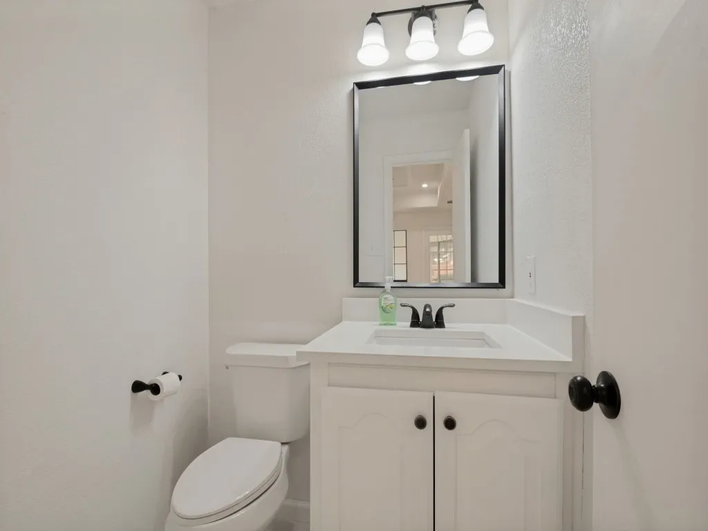 Single Family Residence For Sale in Dallas County , 629 Bent Creek Drive, De Soto, Texas 75115, 3 Bedroom, 3 Bathroom, 2 Garage spaces, 2,424 Sqft, built in 1988, mls#21406237, Real Estate Agent in De Soto, Homes For Sale in Dallas county, Homes For Sale in De Soto, Realtor in De Soto Texas, Real Estate Brokerage Independent Realty Texas, Luminita Cordes Realtor